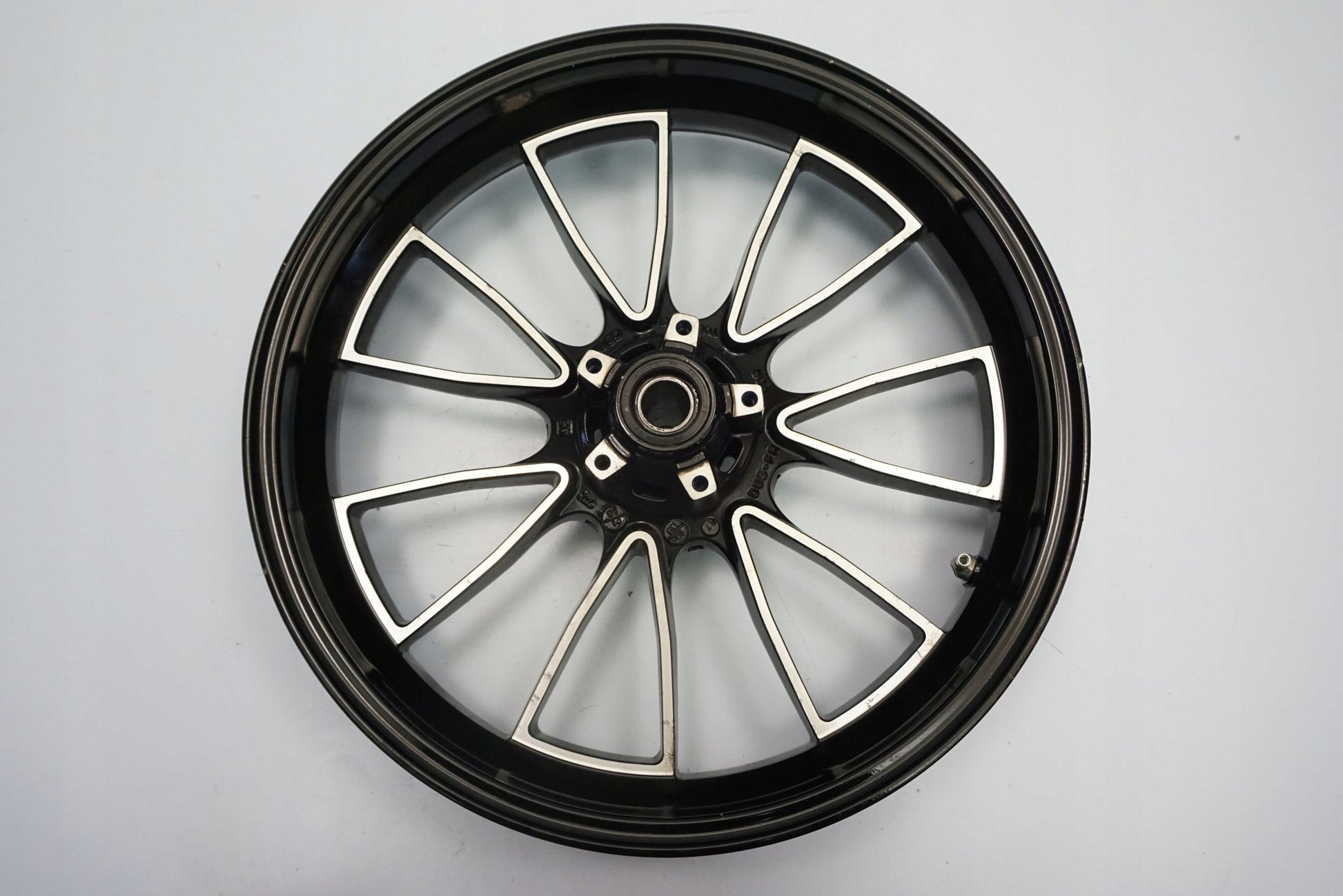 DUCATI DIAVEL 1200 Felge vorne Wheel Vorderrad 3
