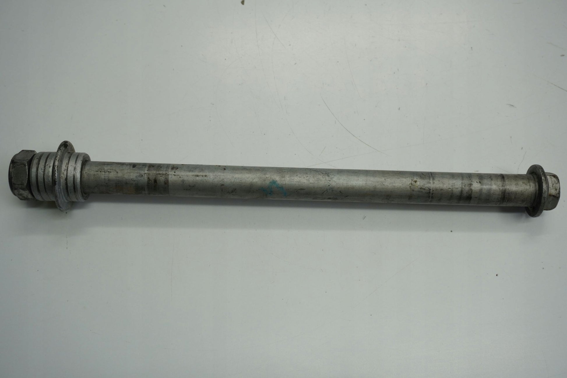 HONDA CB 600 F HORNET PC41 07-12 Hinterachse Achse hinten Radachse rear axle 2