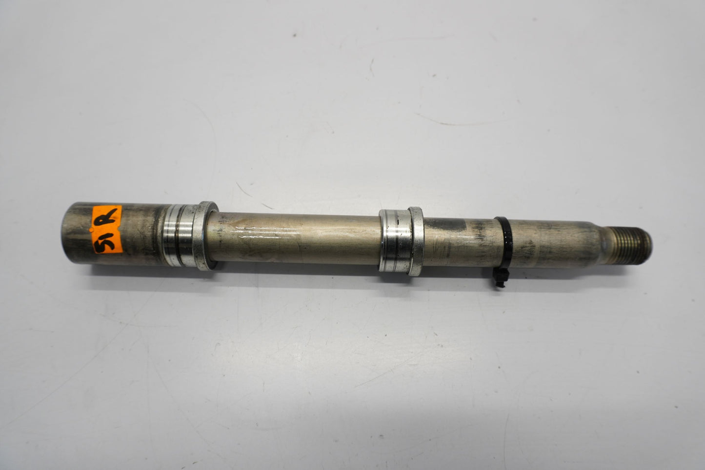 YAMAHA FZ1 1000 N FAZER RN16 06-15 Vorderachse Achse vorne Radachse front axle 2