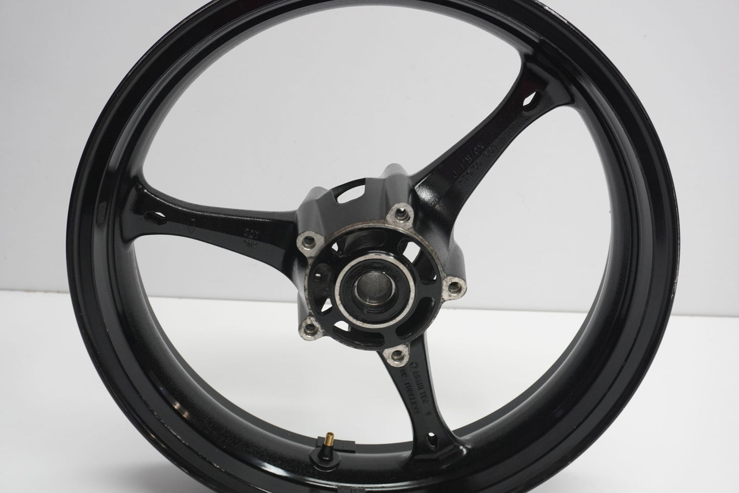 SUZUKI GSX-R 1000 K7-K8 Felge vorne Wheel Vorderrad 4