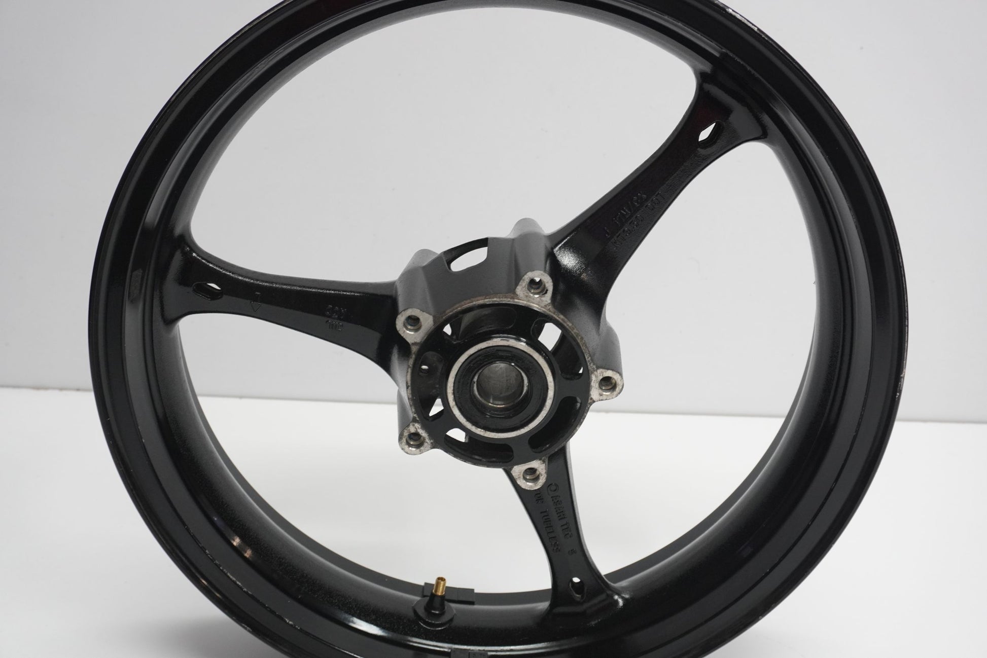 SUZUKI GSX-R 1000 K7-K8 Felge vorne Wheel Vorderrad 4