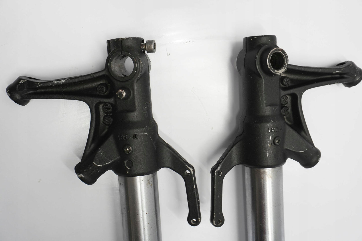 YAMAHA MT-09 13-16 Gabel Gabelholme Fork 5