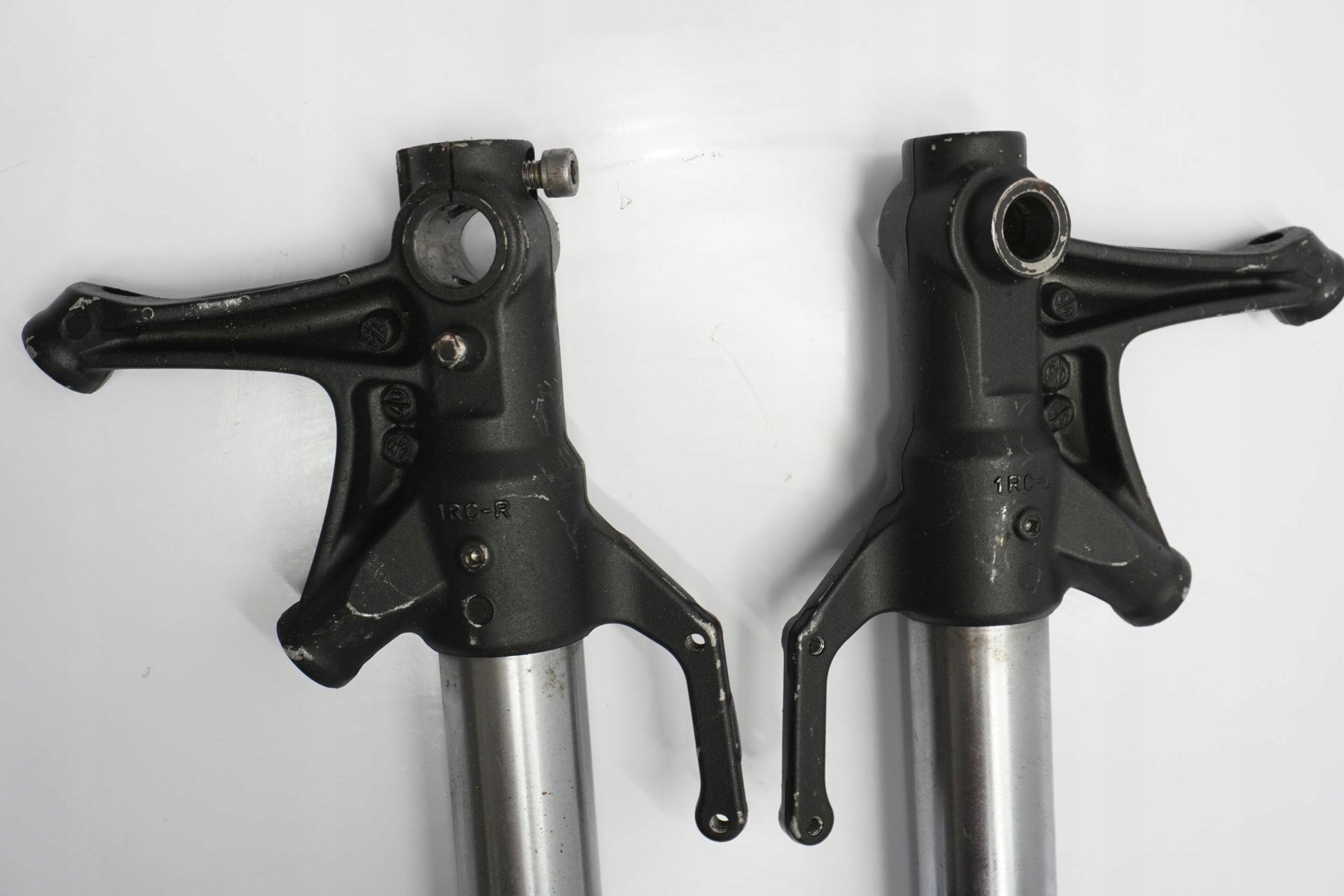 YAMAHA MT-09 13-16 Gabel Gabelholme Fork 5