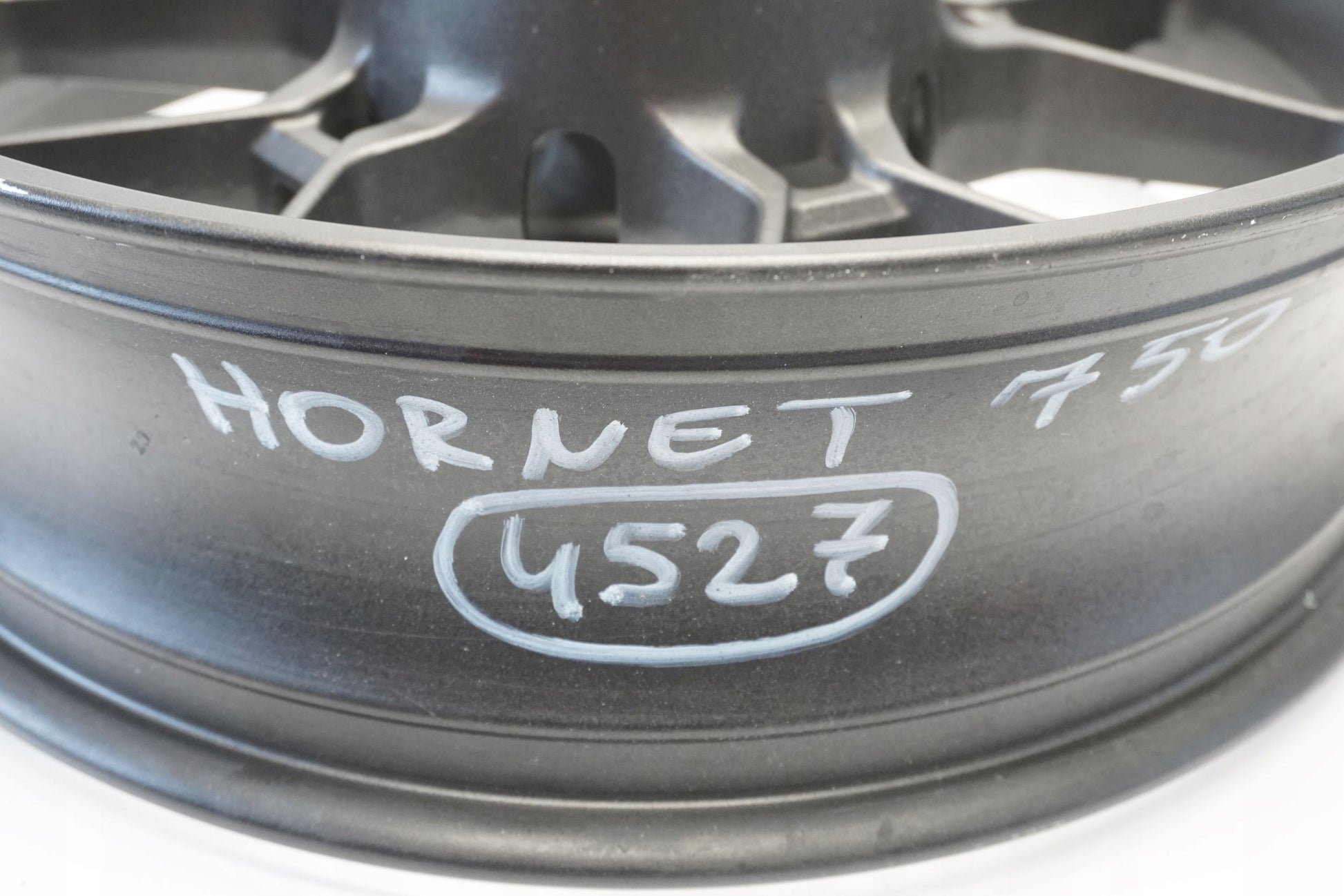 HONDA CB 750 HORNET 23- Felge hinten Wheel Hinterrad 6