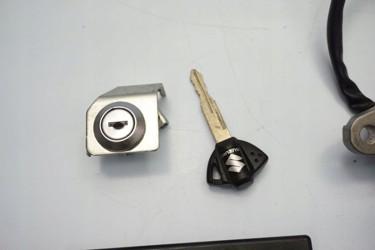 SUZUKI GSR 750 11-16 Schlosssatz Zündschloss Lock Set