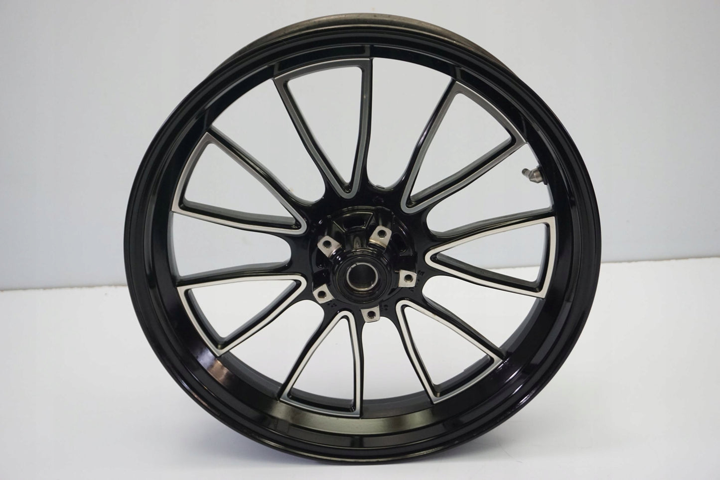 DUCATI DIAVEL 1200 11-13 Felge vorne Wheel Vorderrad 8