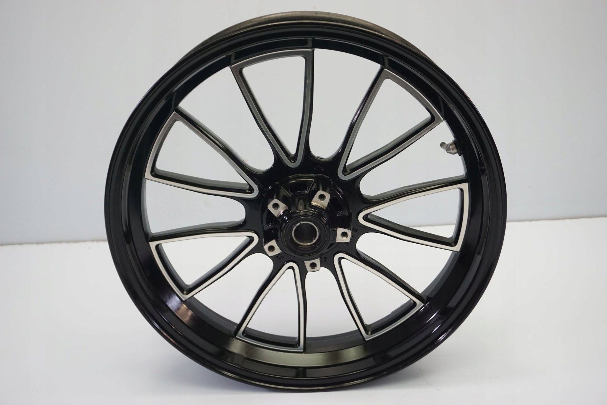 DUCATI DIAVEL 1200 11-13 Felge vorne Wheel Vorderrad 8