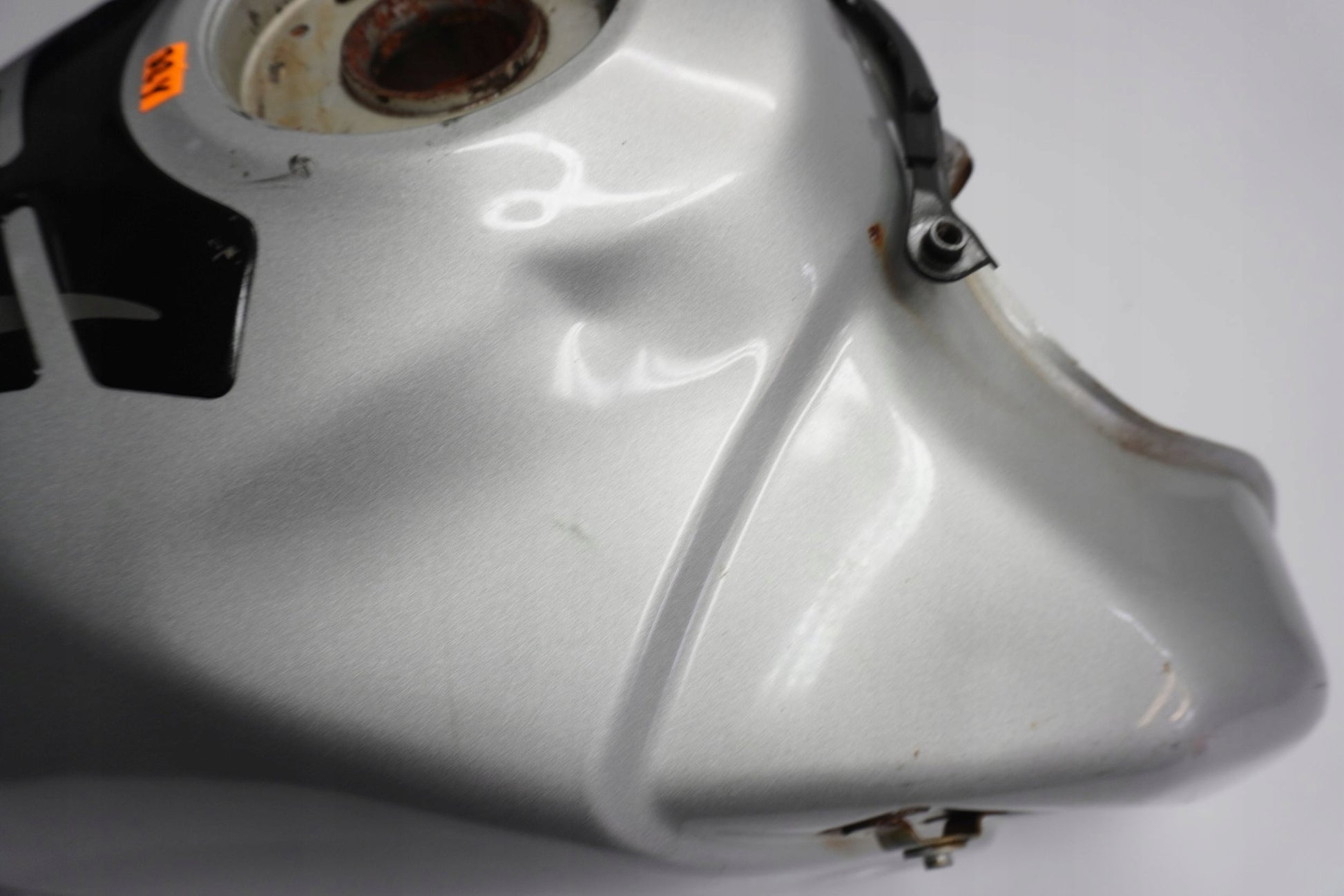 SUZUKI DL 650 V-STROM 04-11 Kraftstofftank Benzintank Fuel Tank 6