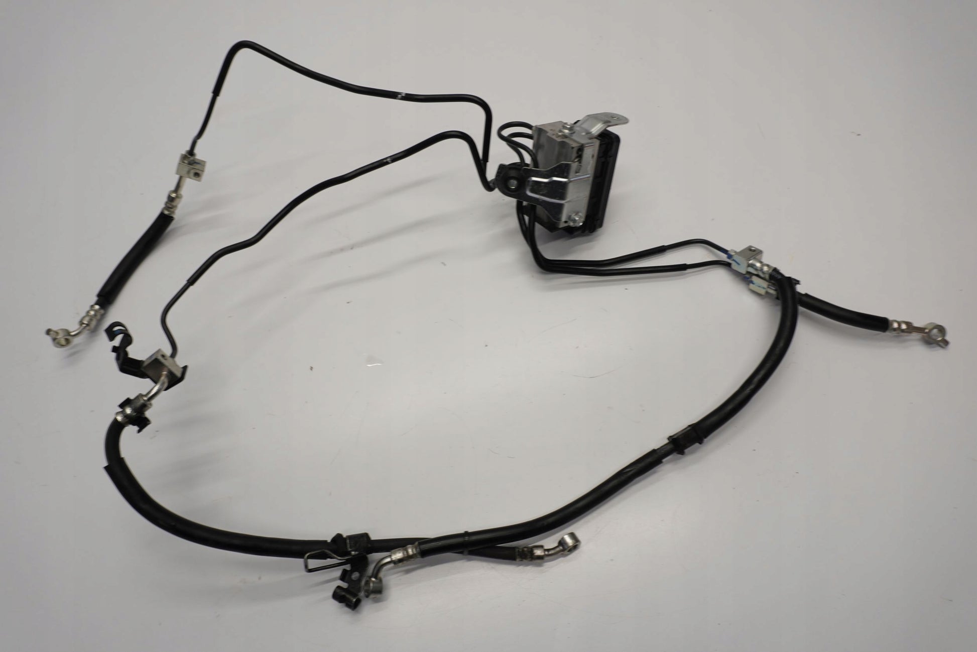 SUZUKI GSX-R 125 18- ABS Pumpe Druckmodulator 2