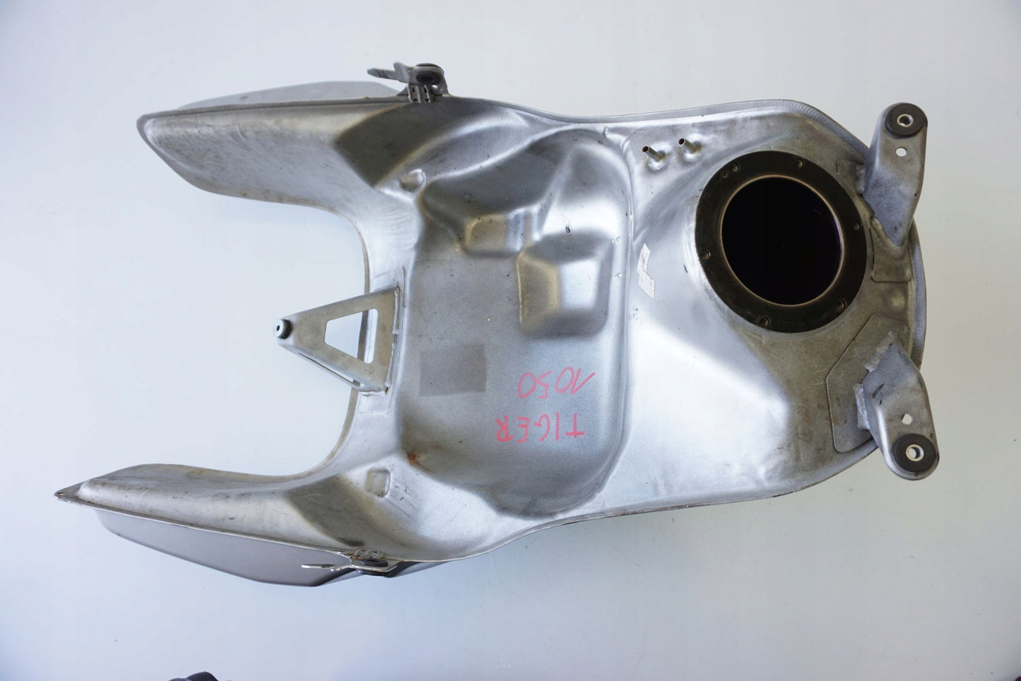 TRIUMPH TIGER SPORT 1050 16- Kraftstofftank Benzintank Fuel Tank 5
