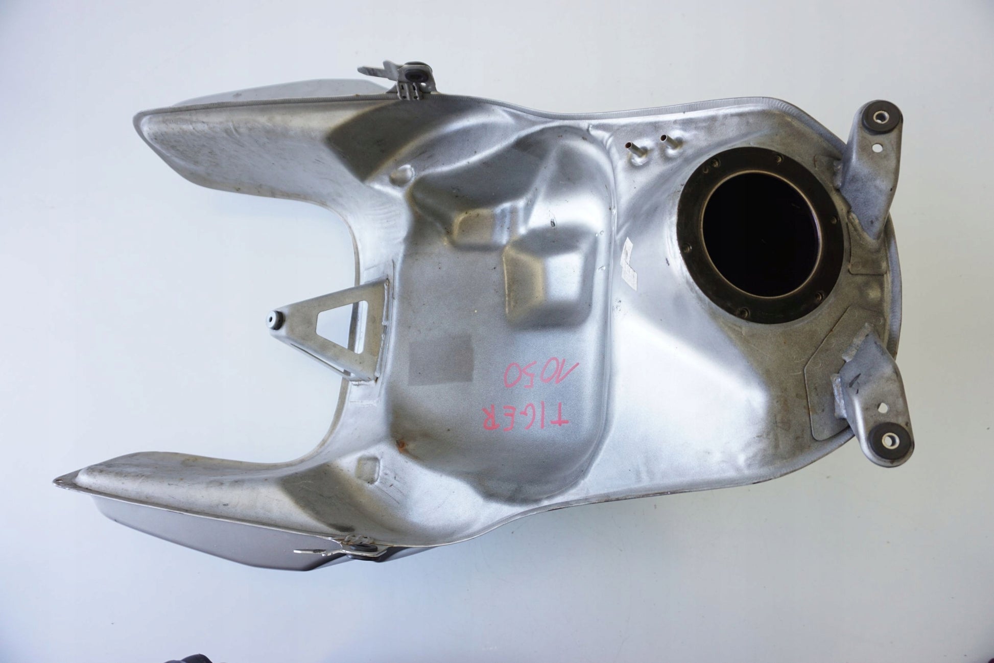 TRIUMPH TIGER SPORT 1050 16- Kraftstofftank Benzintank Fuel Tank 5