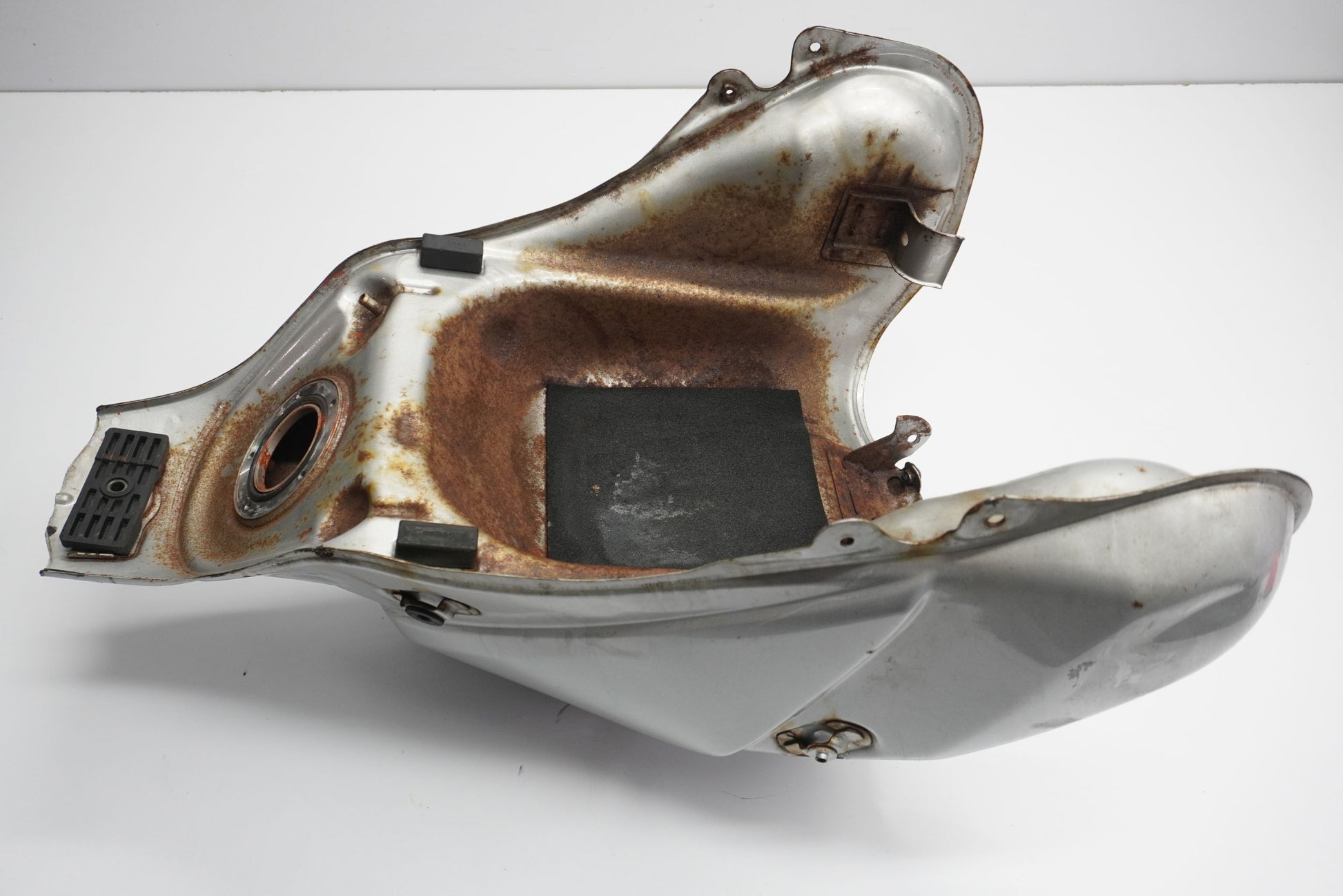 SUZUKI DL 650 V-STROM 04-11 Kraftstofftank Benzintank Fuel Tank 11