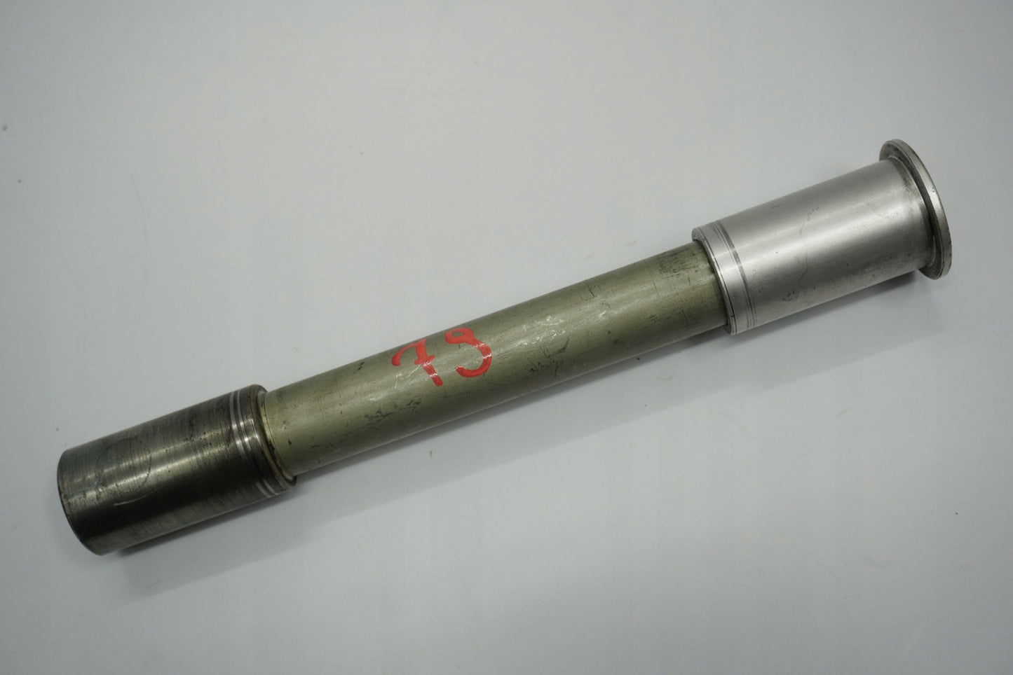 SUZUKI GSX-R 600 750 K4-K5 Vorderachse Achse vorne Radachse front axle 5