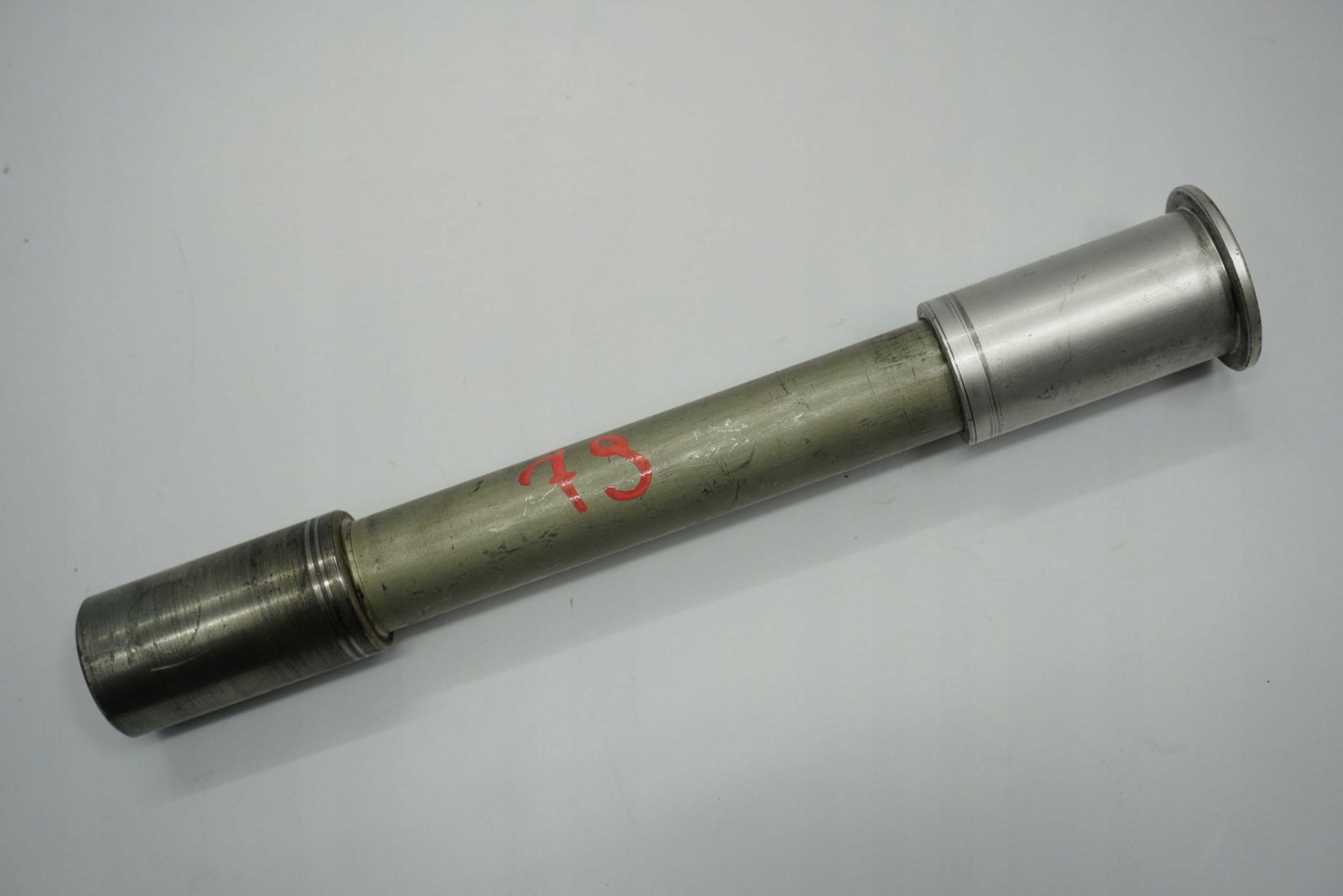 SUZUKI GSX-R 600 750 K4-K5 Vorderachse Achse vorne Radachse front axle 5