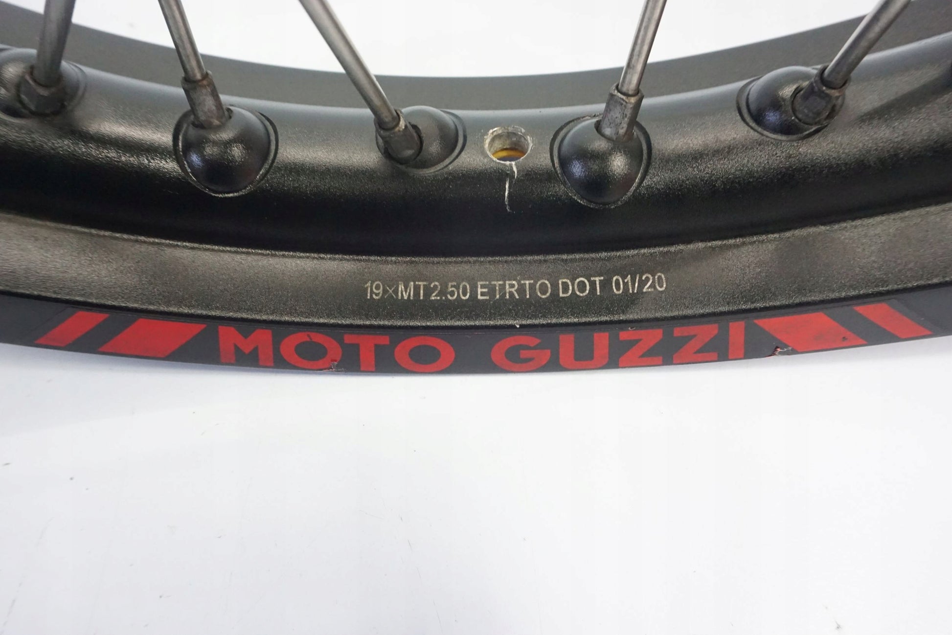 MOTO GUZZI V85 TT 2020 Felge vorne Wheel Vorderrad 5