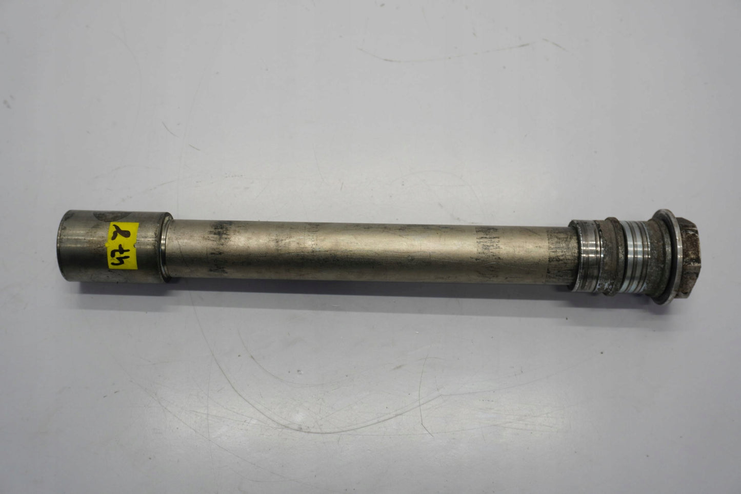 YAMAHA MT-10 16-21 Vorderachse Achse vorne Radachse front axle 5