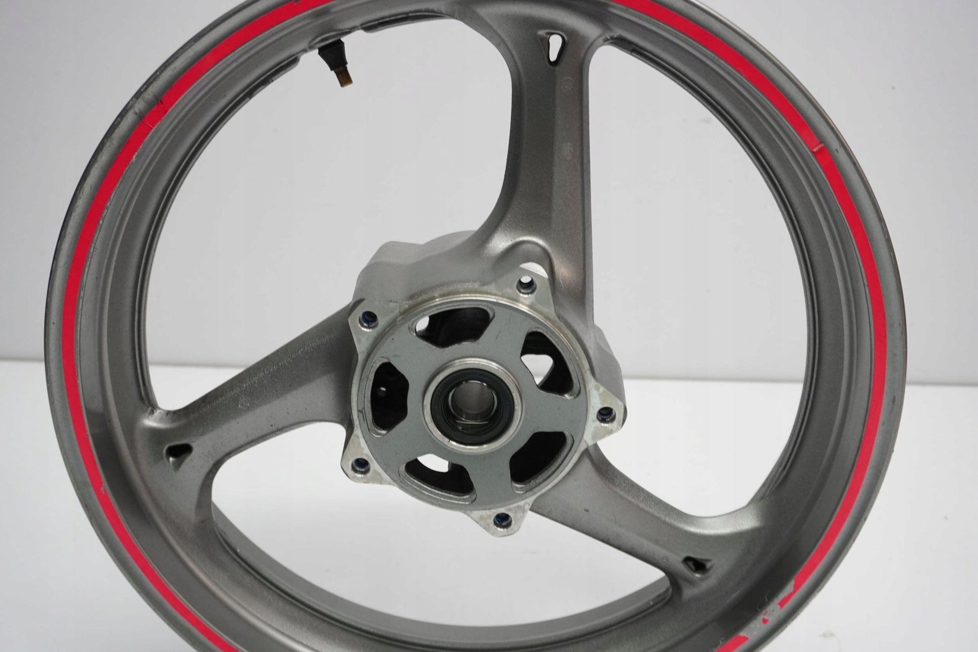 SUZUKI GSR 750 11-16 Felge vorne Wheel Vorderrad 8