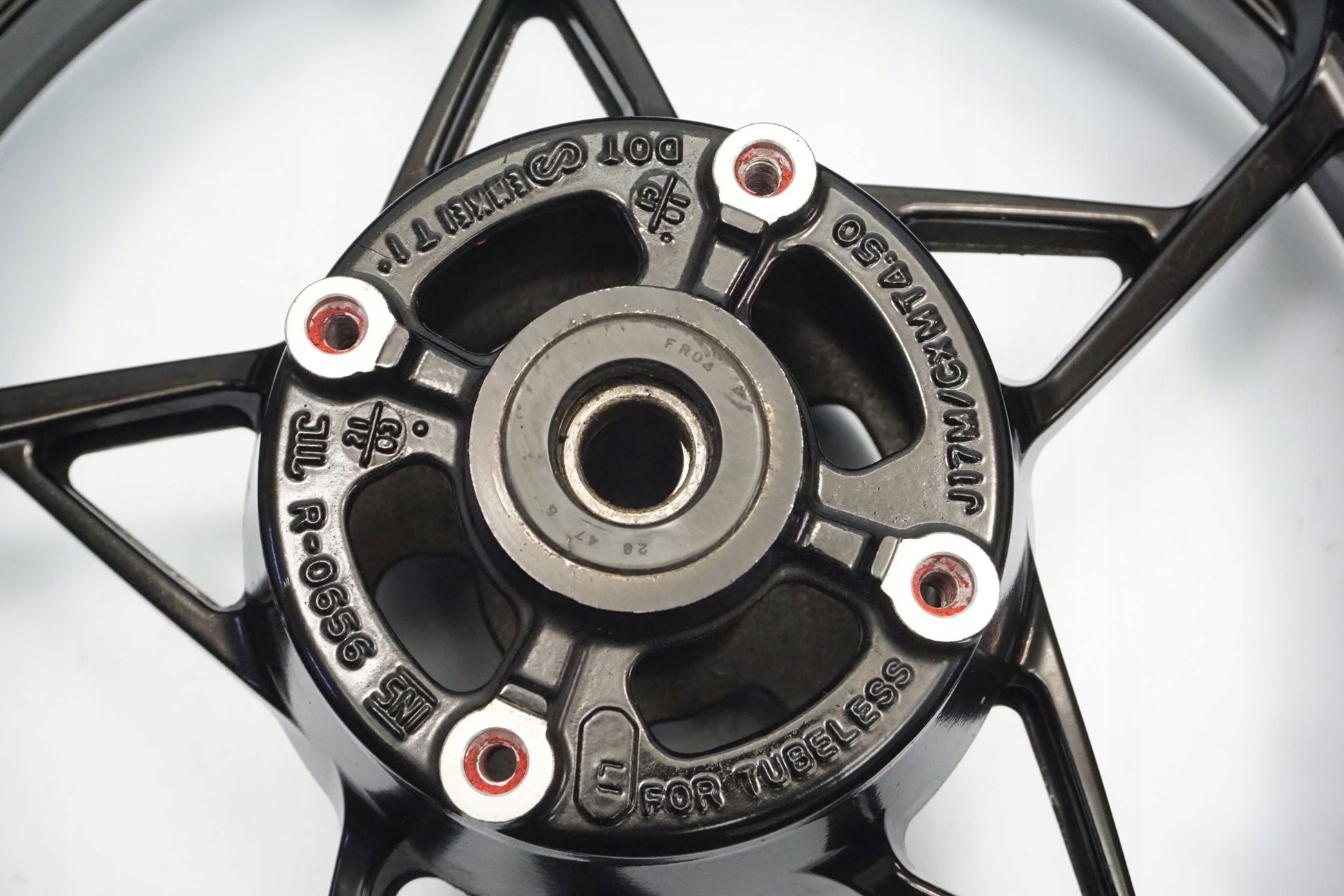 KAWASAKI Z 650 17-19 Felge hinten Wheel Hinterrad 10