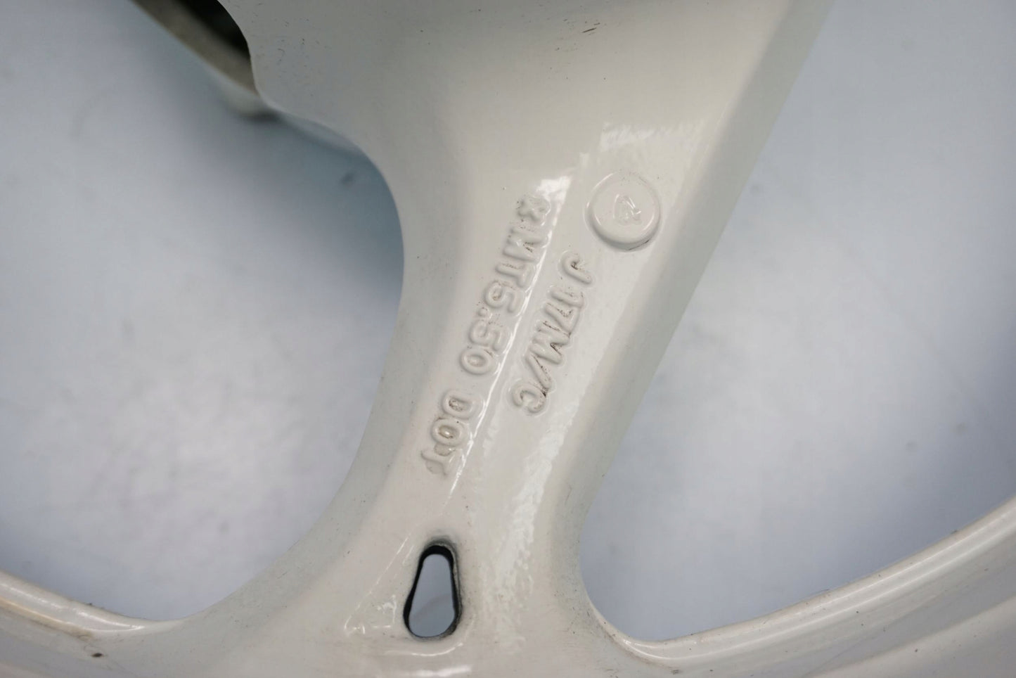 SUZUKI GSR 750 11-16 Felge hinten Wheel Hinterrad 3