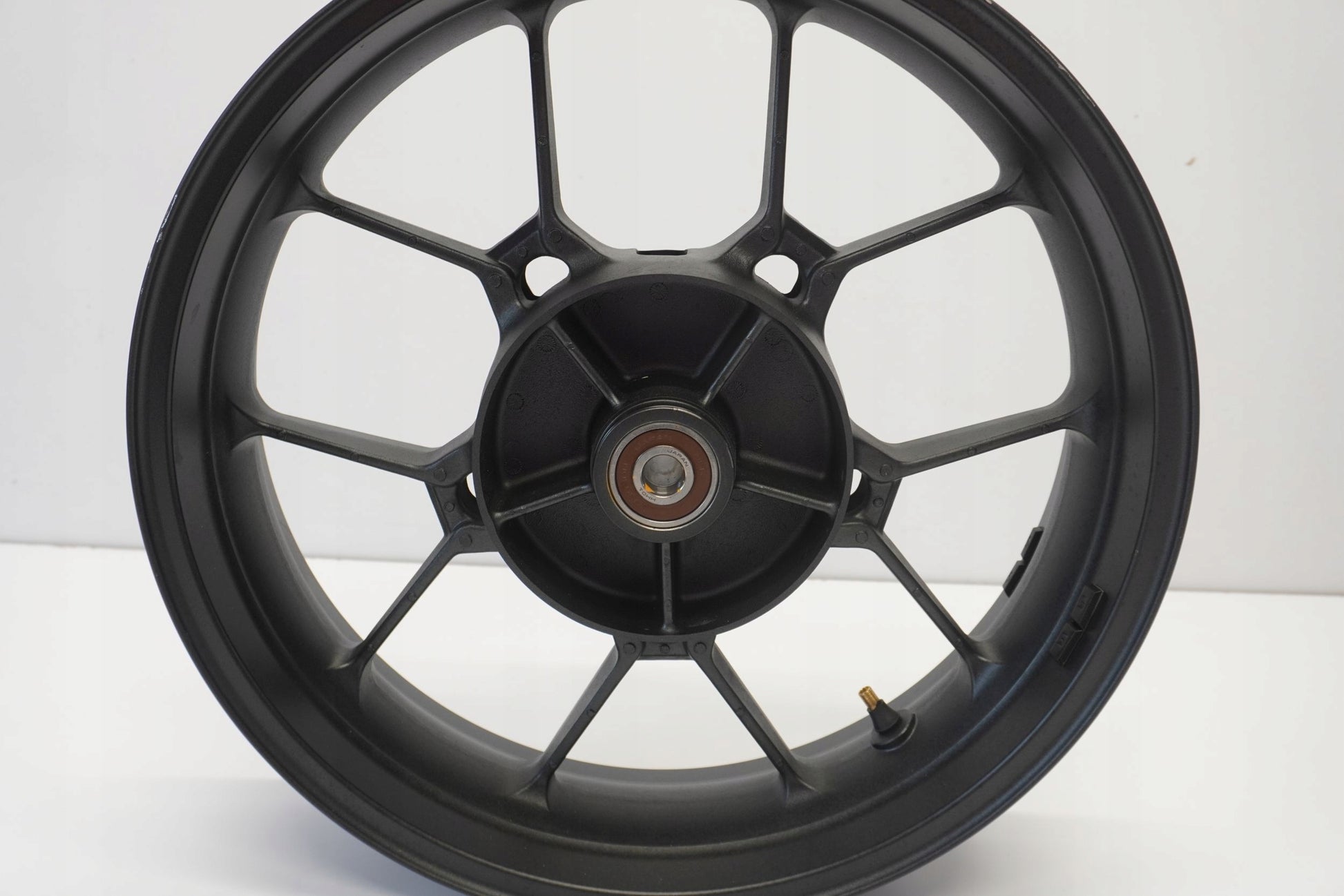 HONDA CB 750 HORNET 23- Felge hinten Wheel Hinterrad 2