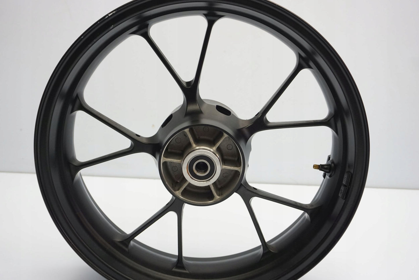 HONDA CB 125 / 300 R 18- Felge hinten Wheel Hinterrad 8