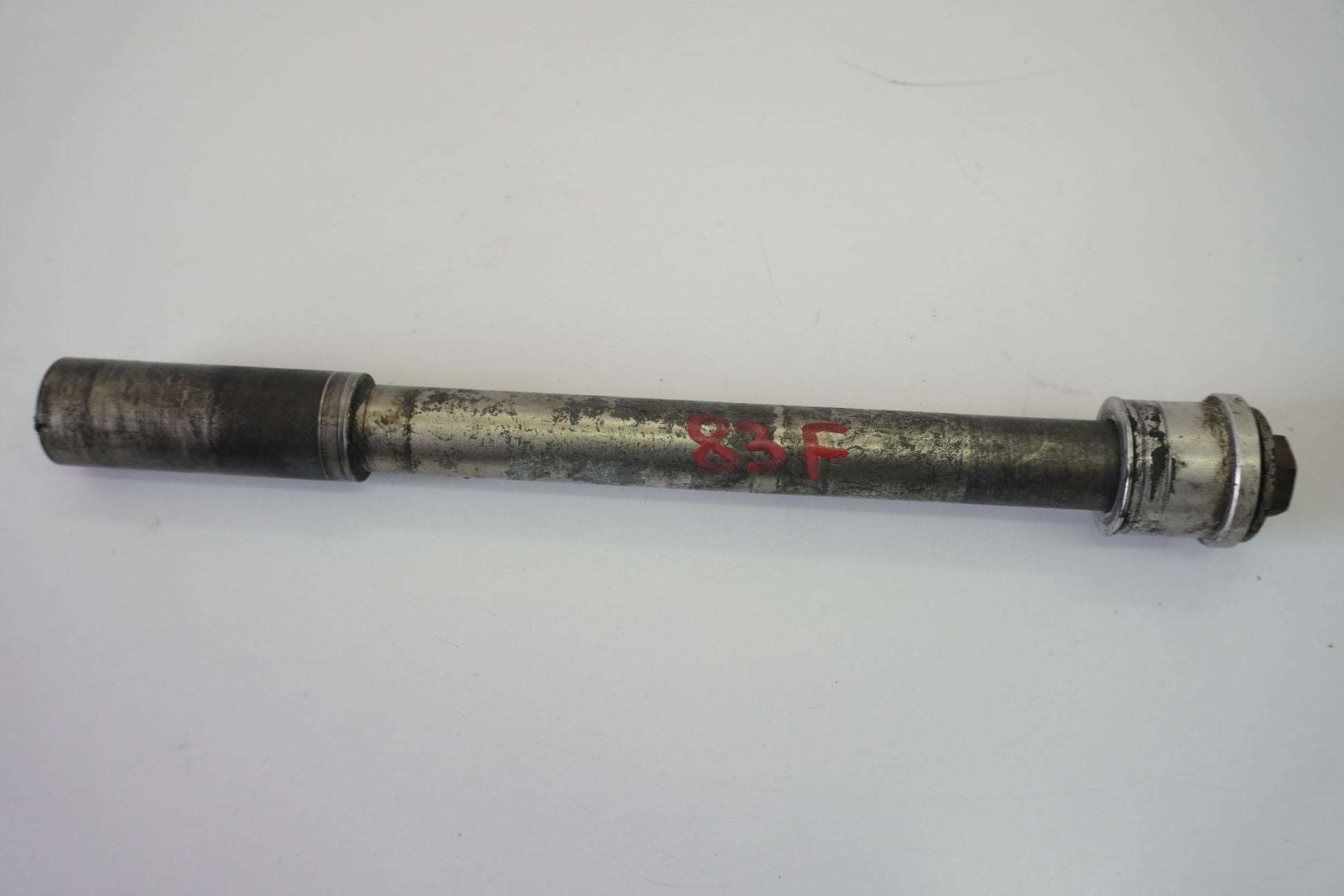 BMW F 800 GS 08-15 Vorderachse Achse vorne Radachse front axle 3