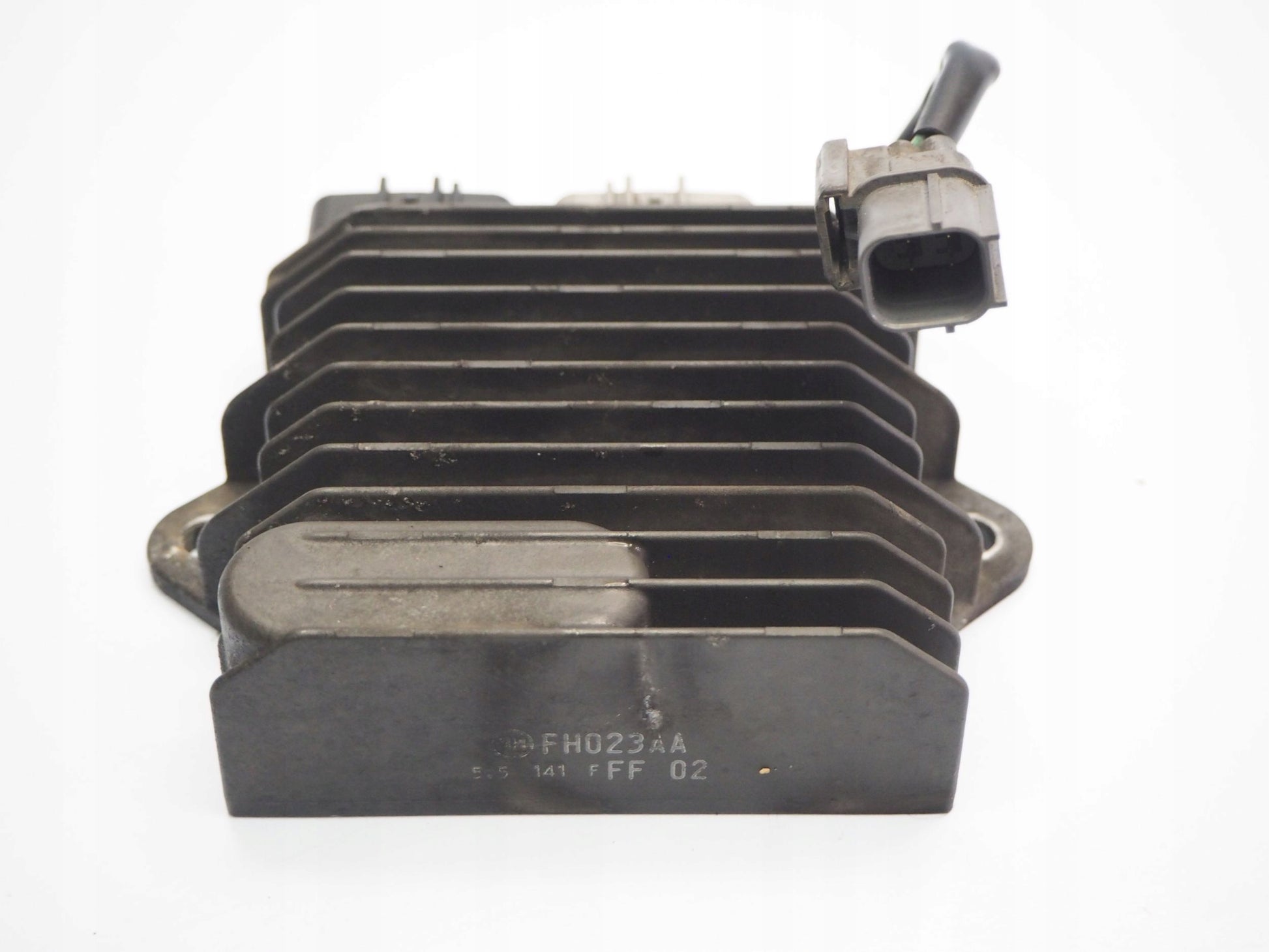 HONDA VFR 800 XF CROSSRUNNER 14-16 Spannungsregler Gleichrichter Rectifier Voltage Regulator 4