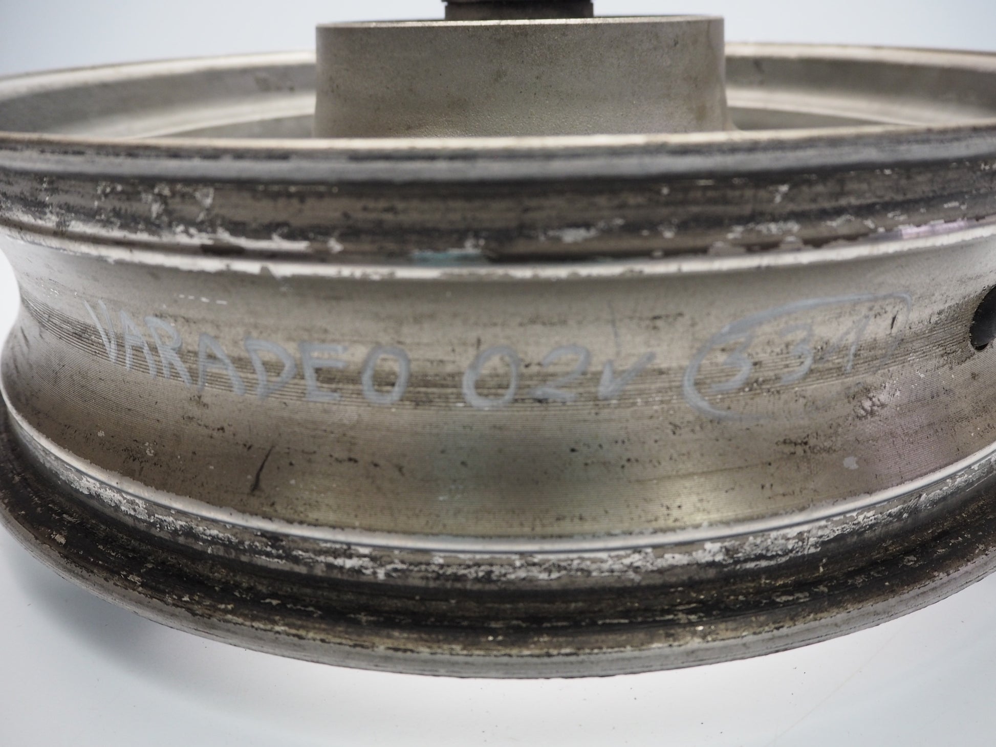 HONDA XL 1000 V VARADERO 99-02 Felge hinten Wheel Hinterrad 9