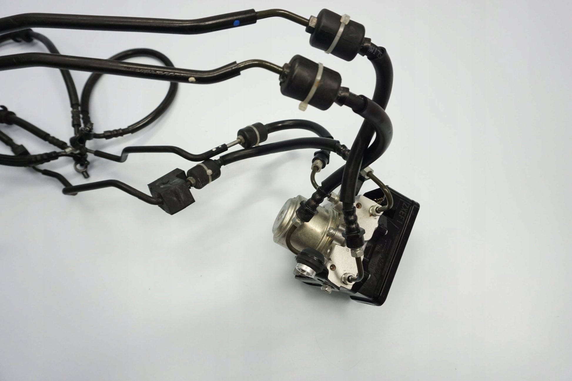 KAWASAKI ZZR-1400 PERFORMANCE SPORT 14-20 ABS Pumpe Druckmodulator 4