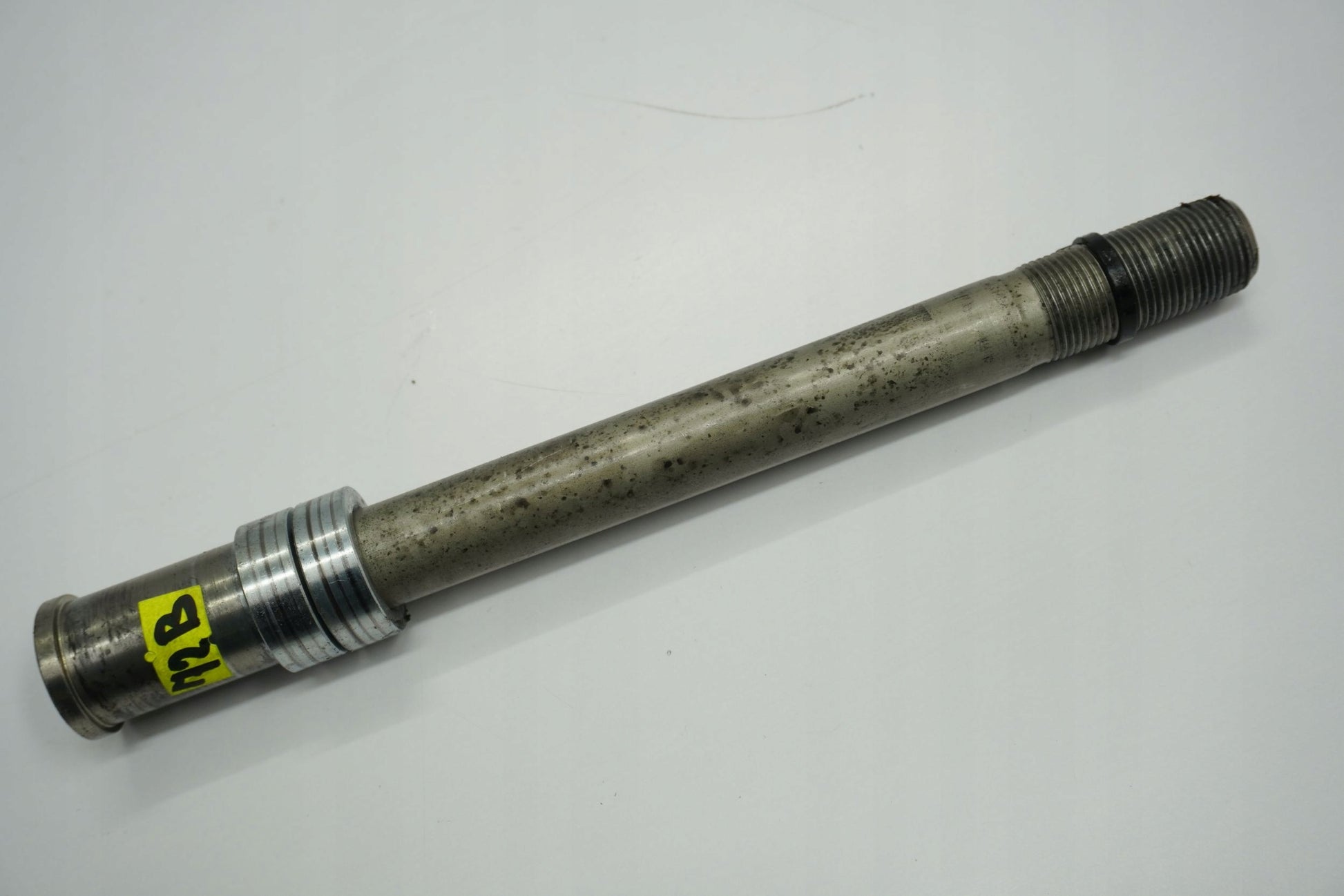 KAWASAKI Z 900 RS 18- Vorderachse Achse vorne Radachse front axle 5