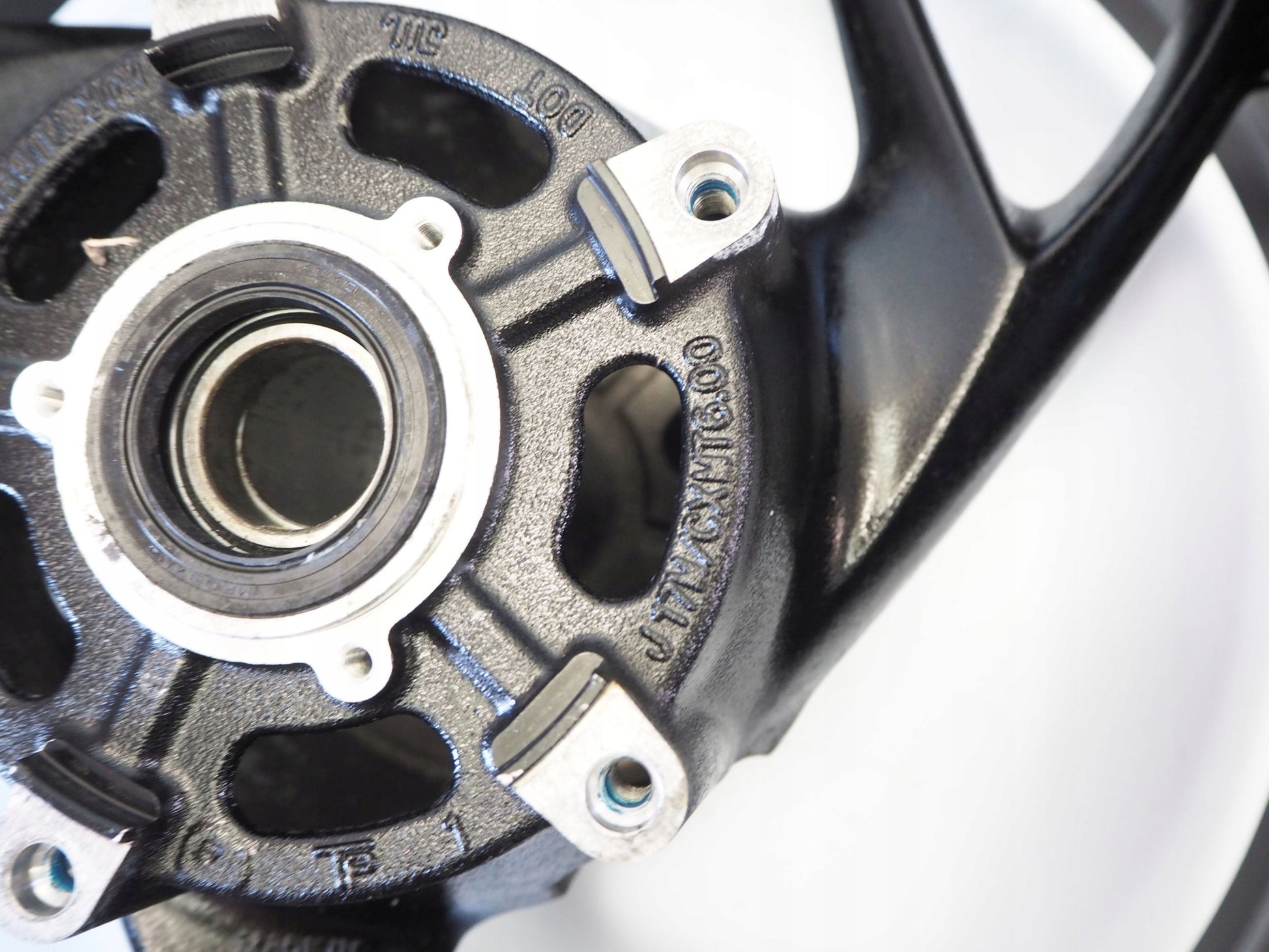 SUZUKI GSX-S 1000 F 15-20 Felge hinten Wheel Hinterrad 2