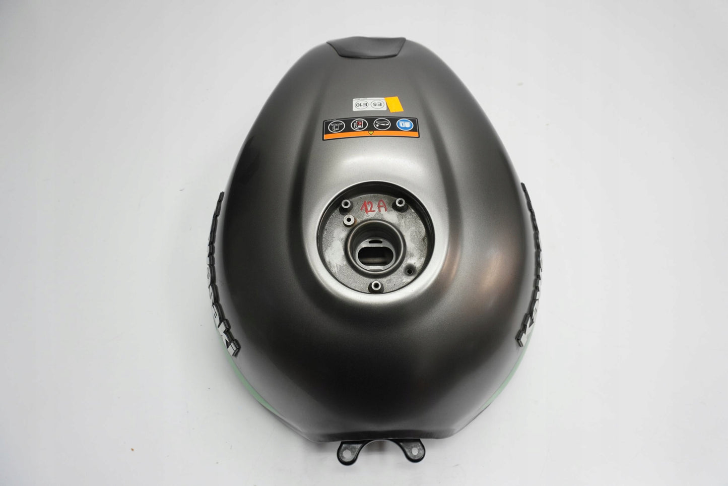 KAWASAKI Z 900 RS CAFE 18-22 Kraftstofftank Benzintank Fuel Tank 4