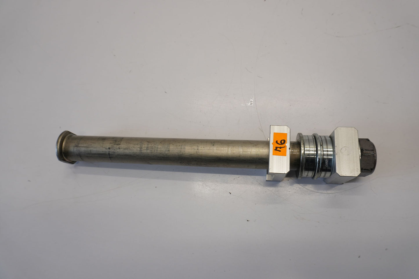YAMAHA FZ6 FAZER 600 04-09 Hinterachse Achse hinten Radachse rear axle 6