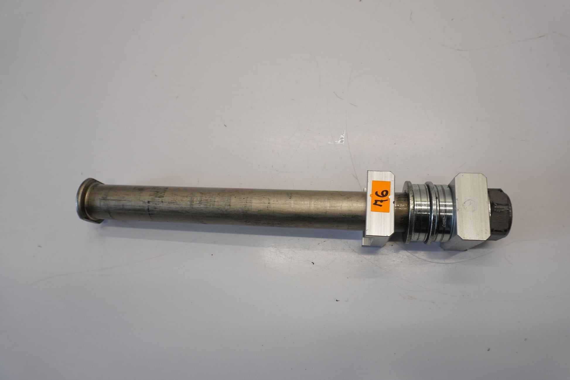 YAMAHA FZ6 FAZER 600 04-09 Hinterachse Achse hinten Radachse rear axle 6
