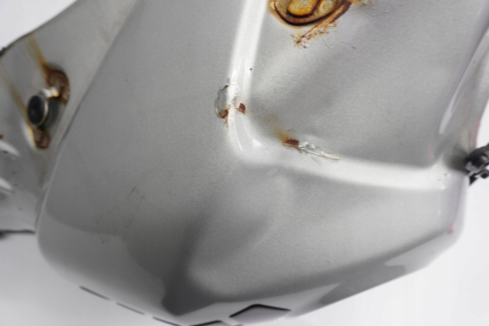 SUZUKI DL 650 V-STROM 04-11 Kraftstofftank Benzintank Fuel Tank 14