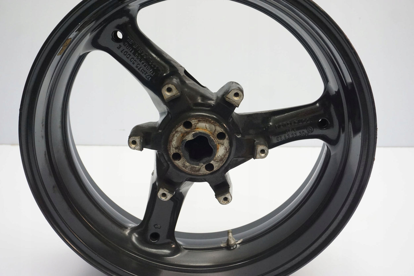 MOTO GUZZI BREVA V 1100 Felge hinten Wheel Hinterrad 4