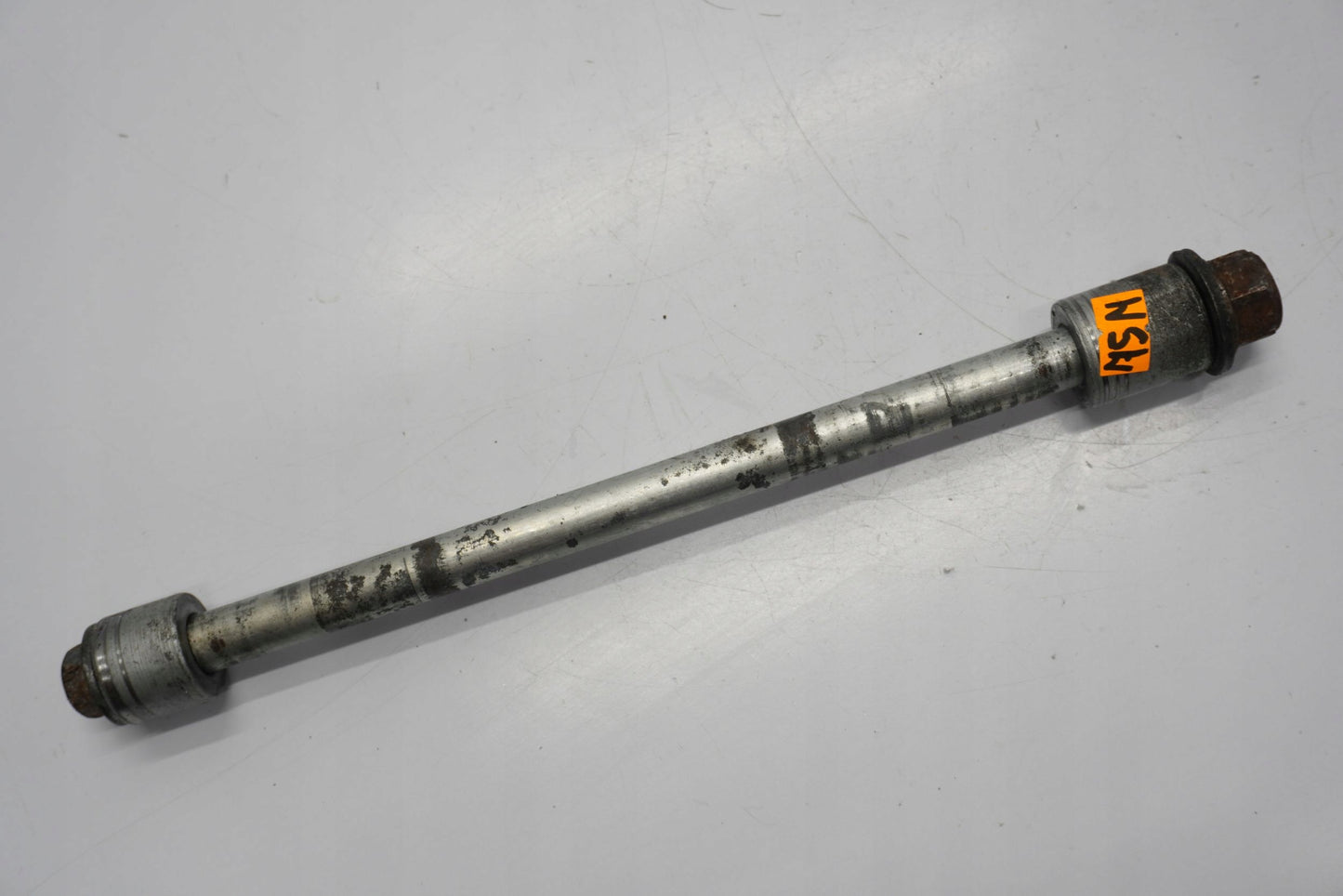 HONDA XL 125 V VARADERO 01-06 Hinterachse Achse hinten Radachse rear axle 4