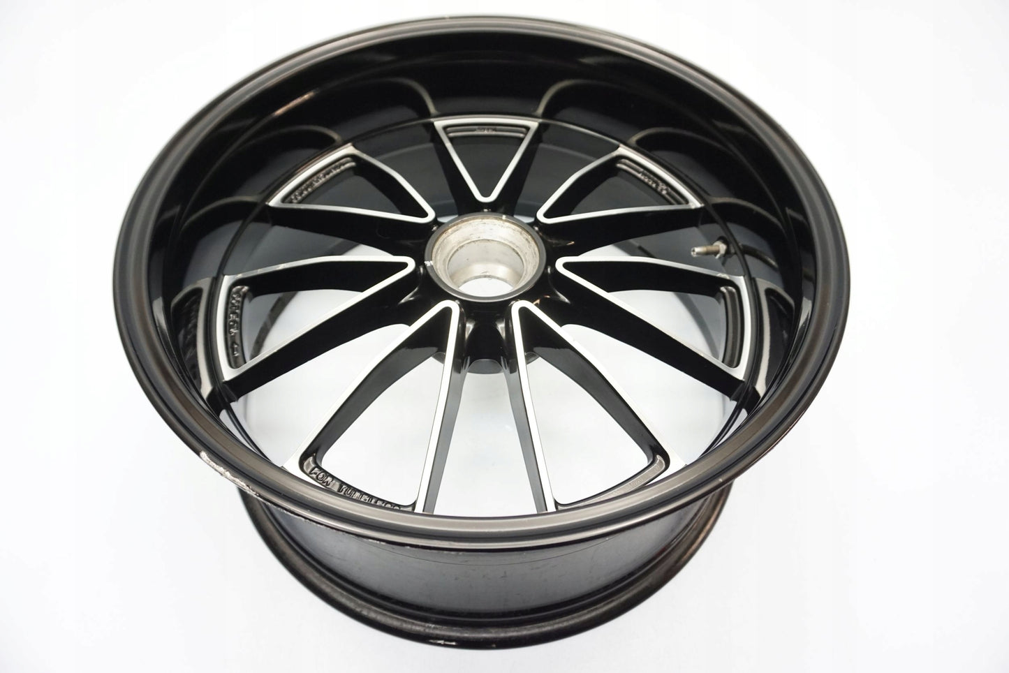 DUCATI DIAVEL 1200 Felge hinten Wheel Hinterrad 2