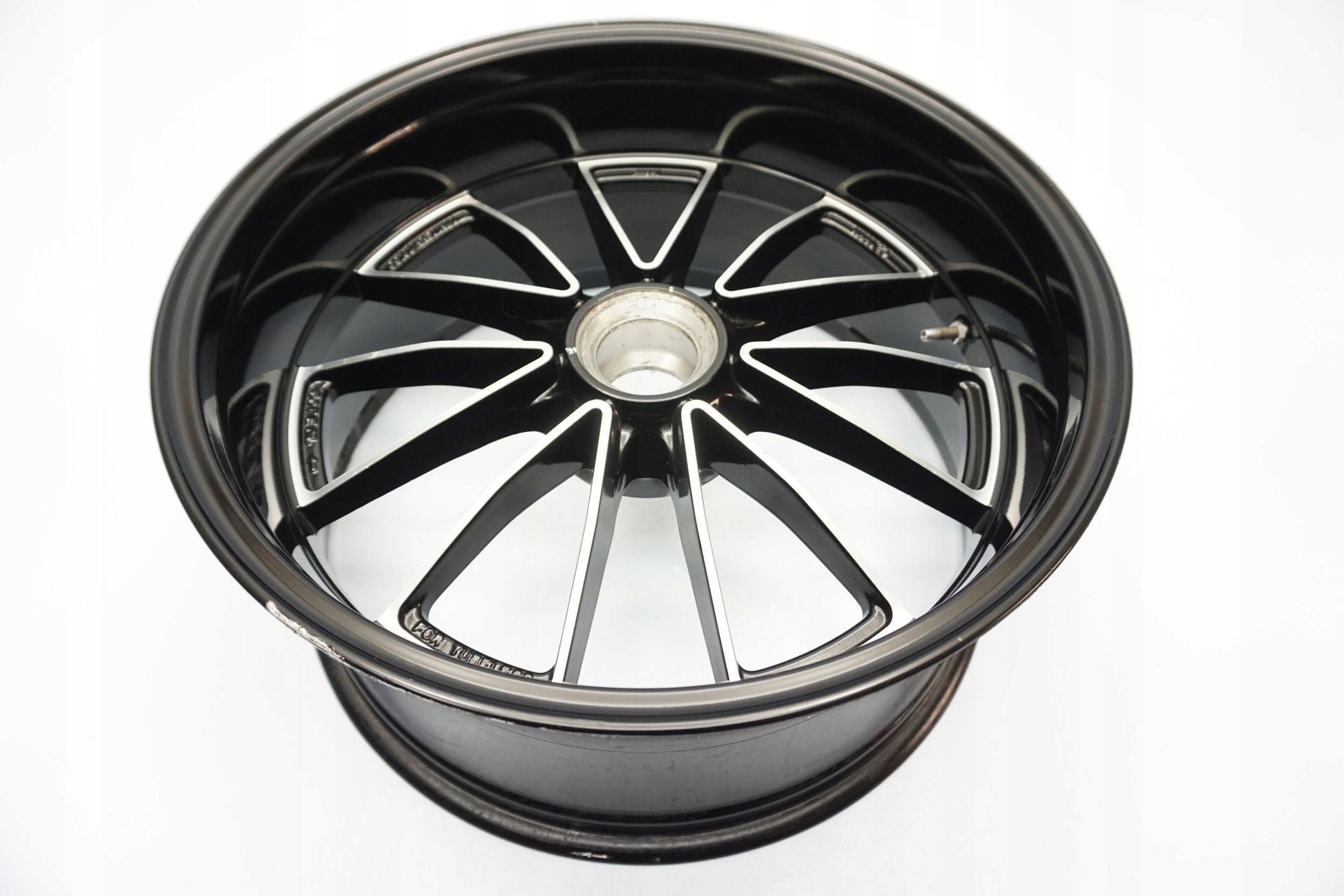 DUCATI DIAVEL 1200 Felge hinten Wheel Hinterrad 2