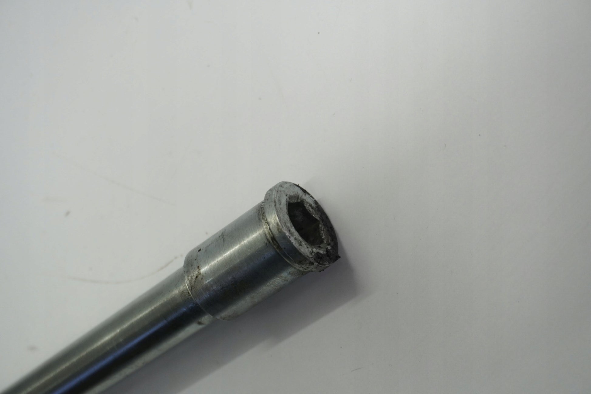 KAWASAKI 650 ER-6N 12-17 Vorderachse Achse vorne Radachse front axle 4