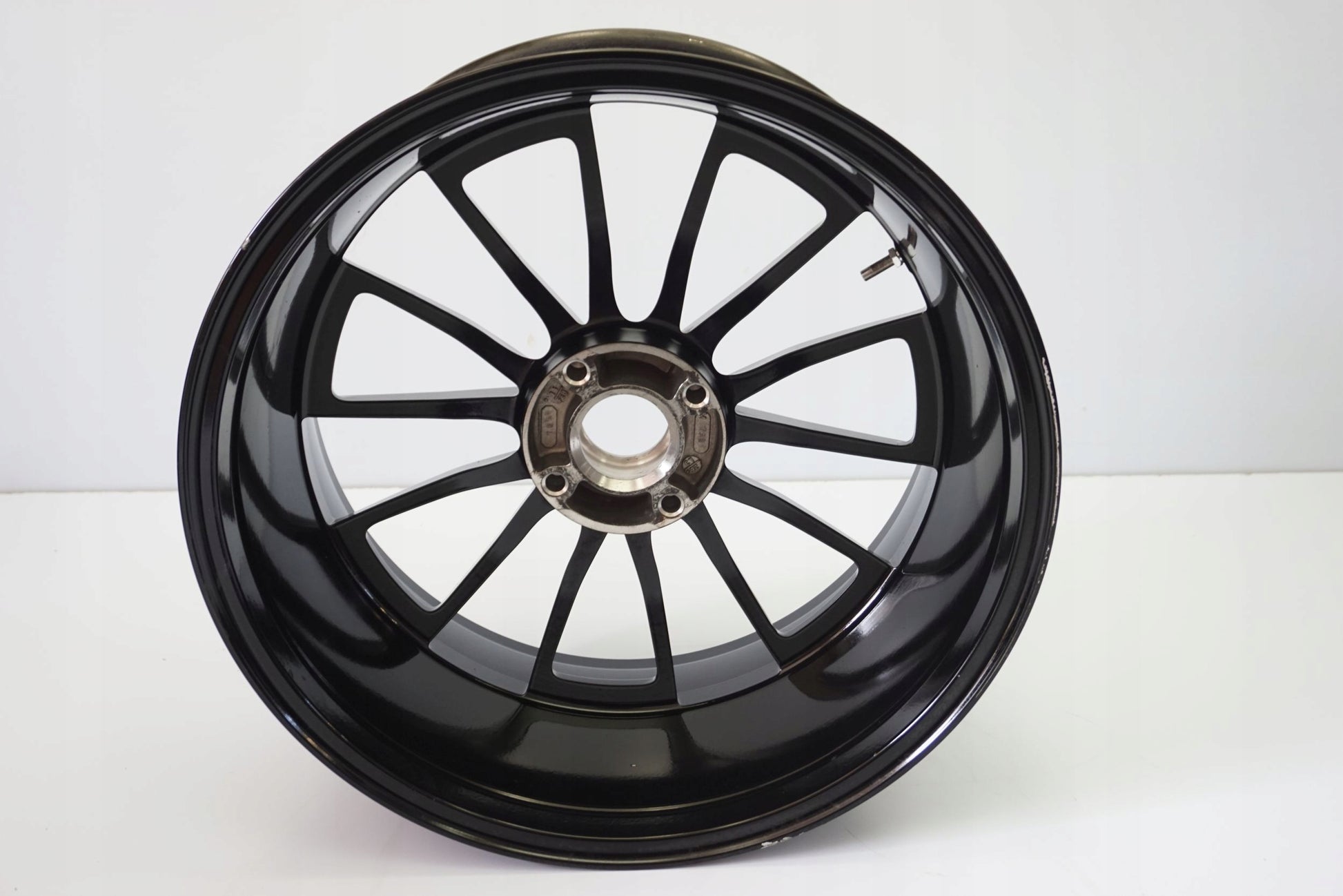 DUCATI DIAVEL 1200 Felge hinten Wheel Hinterrad 10