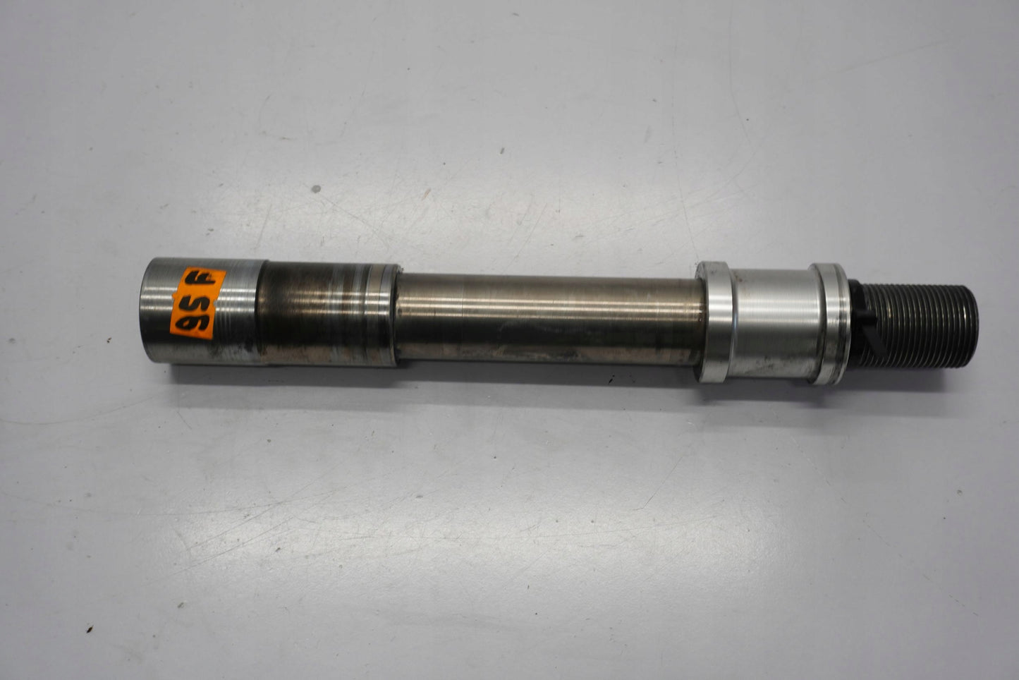 BMW R 1200 GS 08-12 Vorderachse Achse vorne Radachse front axle 2