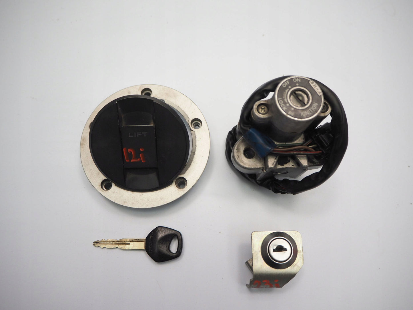 SUZUKI GSF 650 S BANDIT SPORT 07-08 Schlosssatz Zündschloss Lock Set