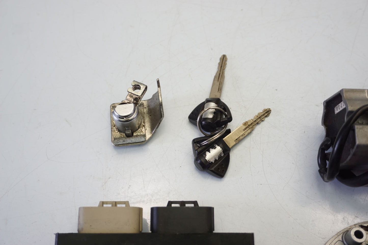 SUZUKI GSX-R 600 750 K8 K9 L0 Schlosssatz Zündschloss Lock Set