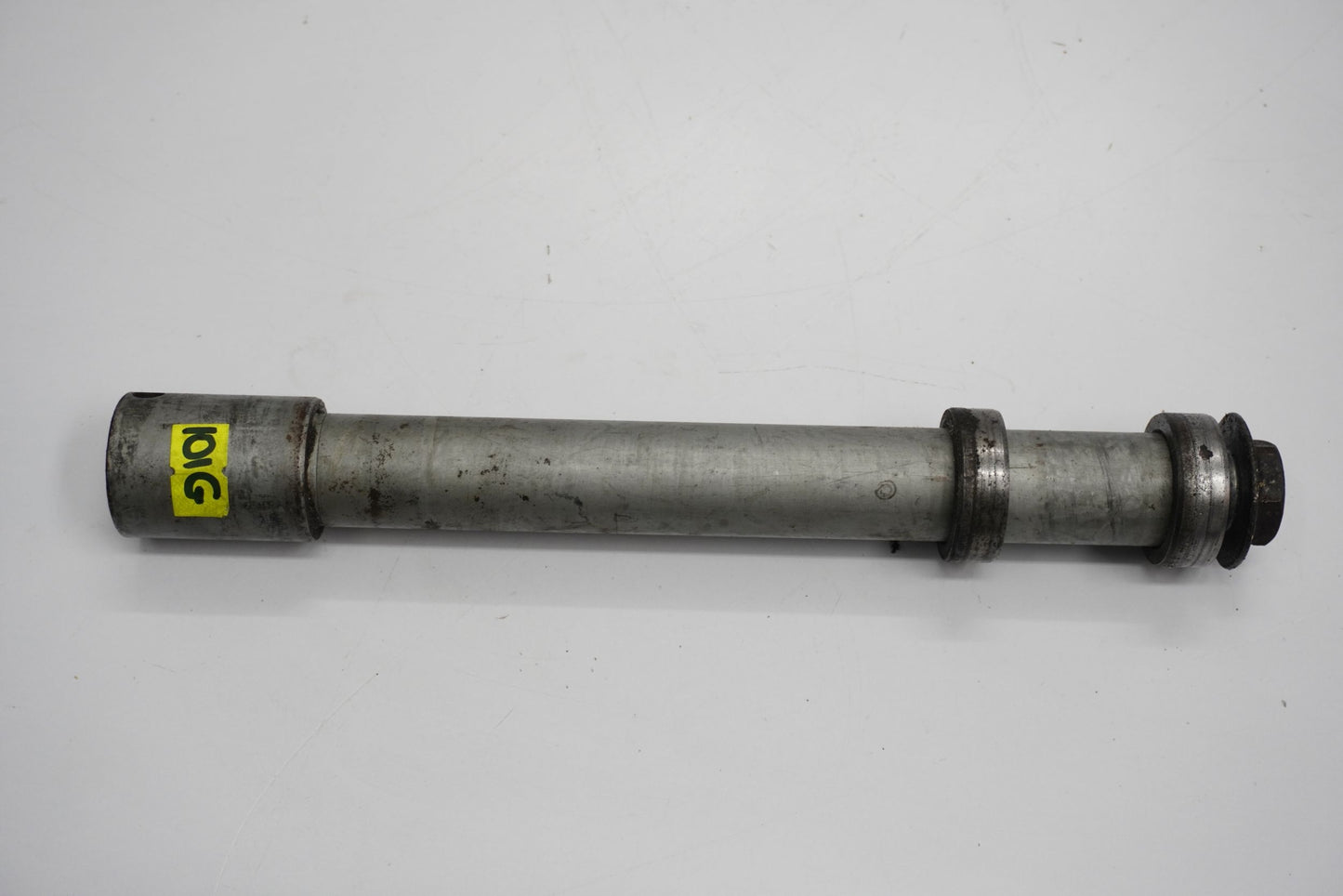 HONDA VFR 1200 F 09-16 Vorderachse Achse vorne Radachse front axle 2