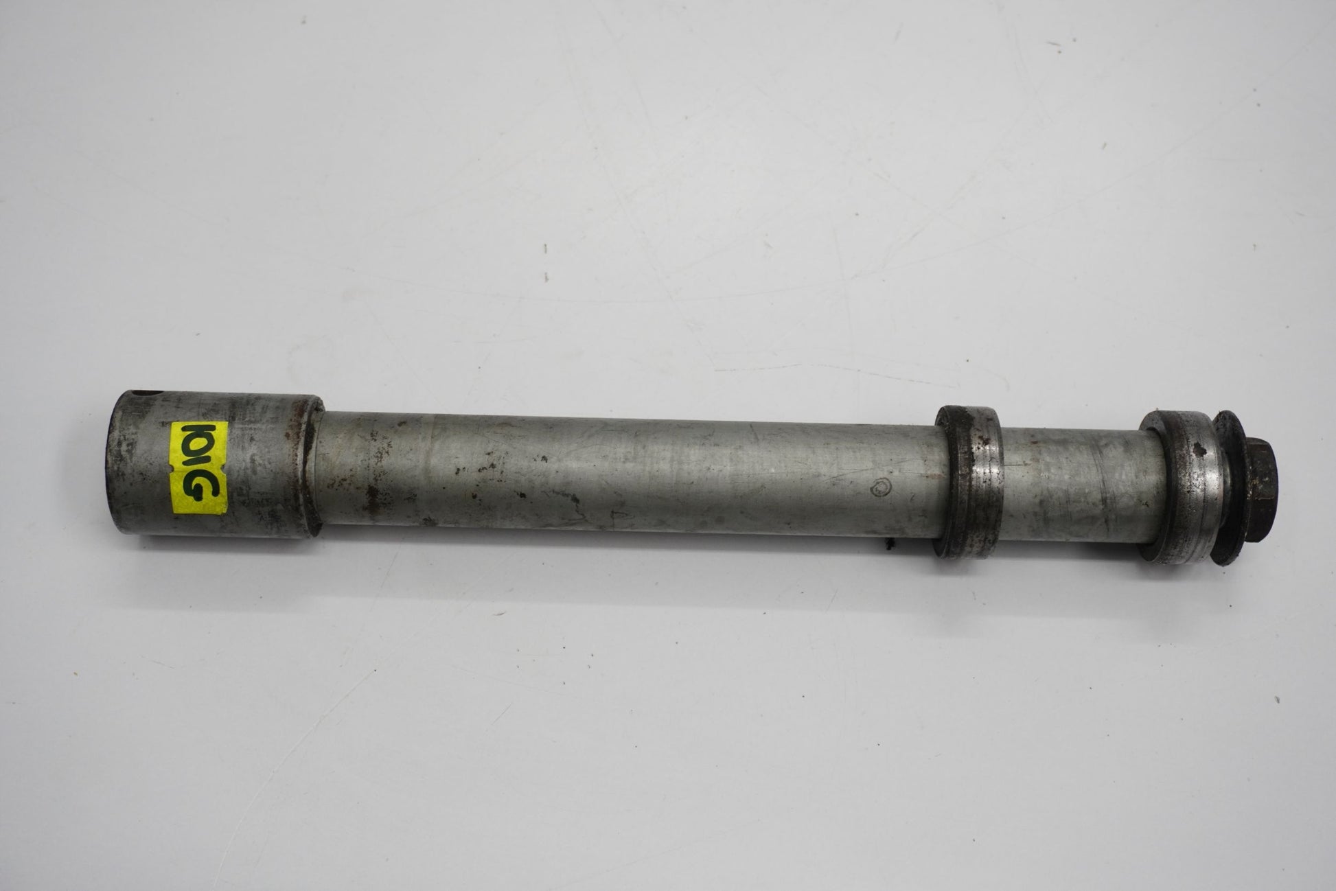 HONDA VFR 1200 F 09-16 Vorderachse Achse vorne Radachse front axle 2