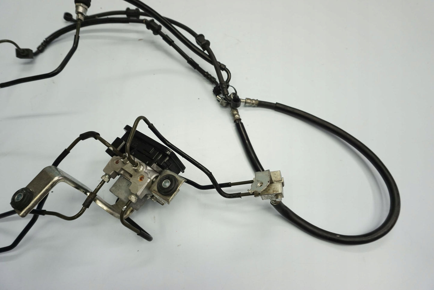 SUZUKI GSX-S 750 17-23 ABS Pumpe Druckmodulator 8