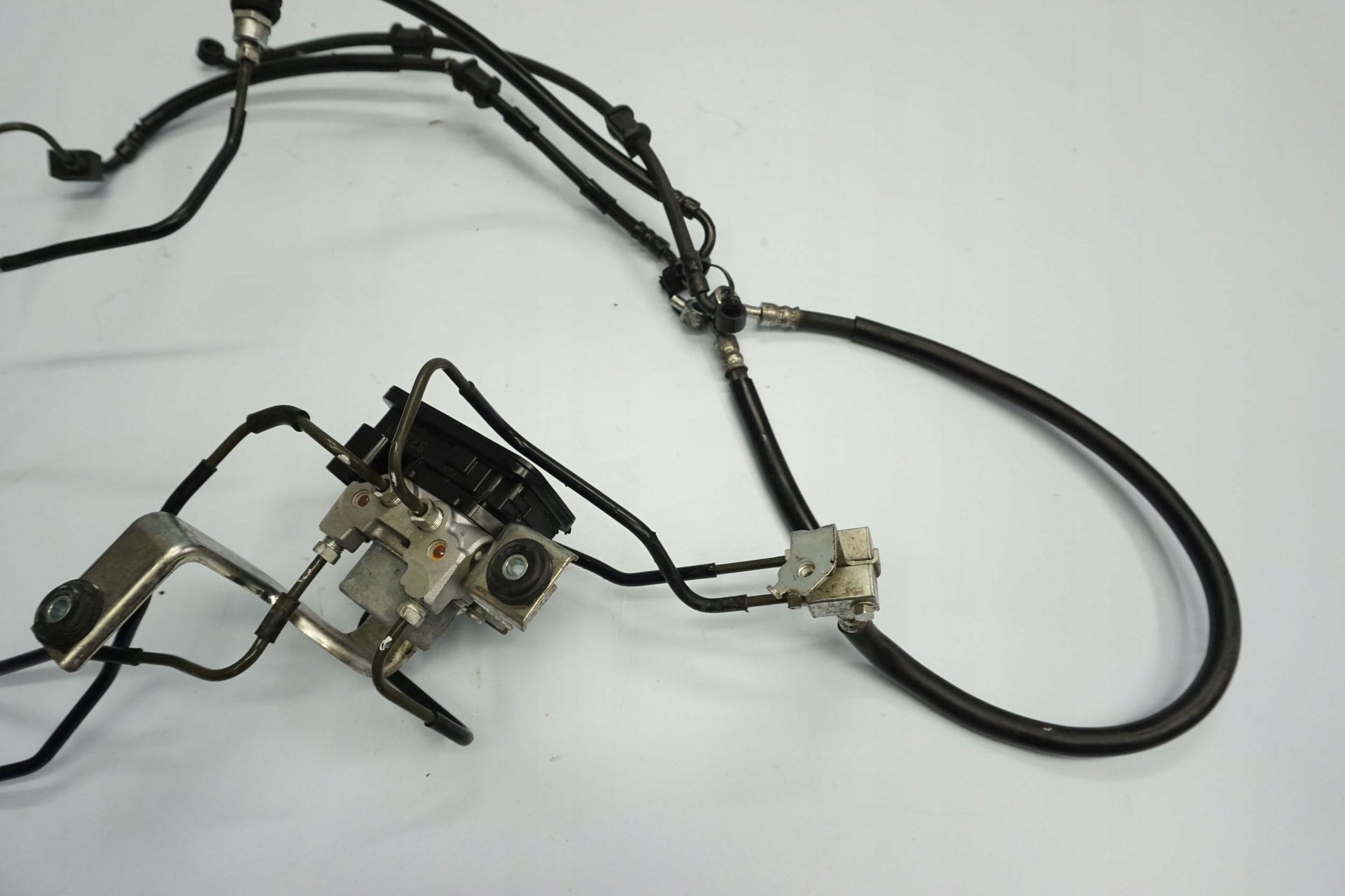 SUZUKI GSX-S 750 17-23 ABS Pumpe Druckmodulator 8