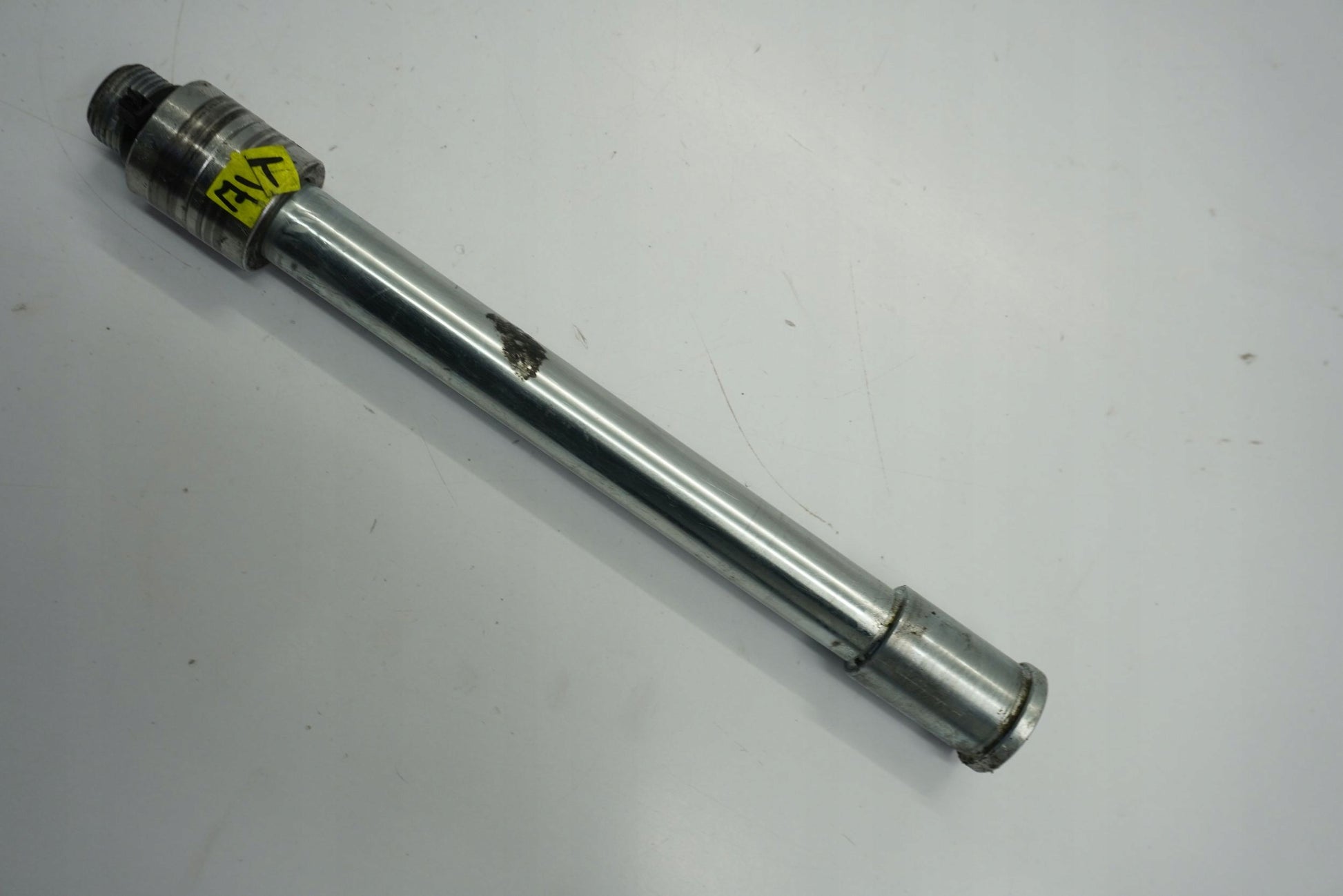 KAWASAKI 650 ER-6N 12-17 Vorderachse Achse vorne Radachse front axle 6