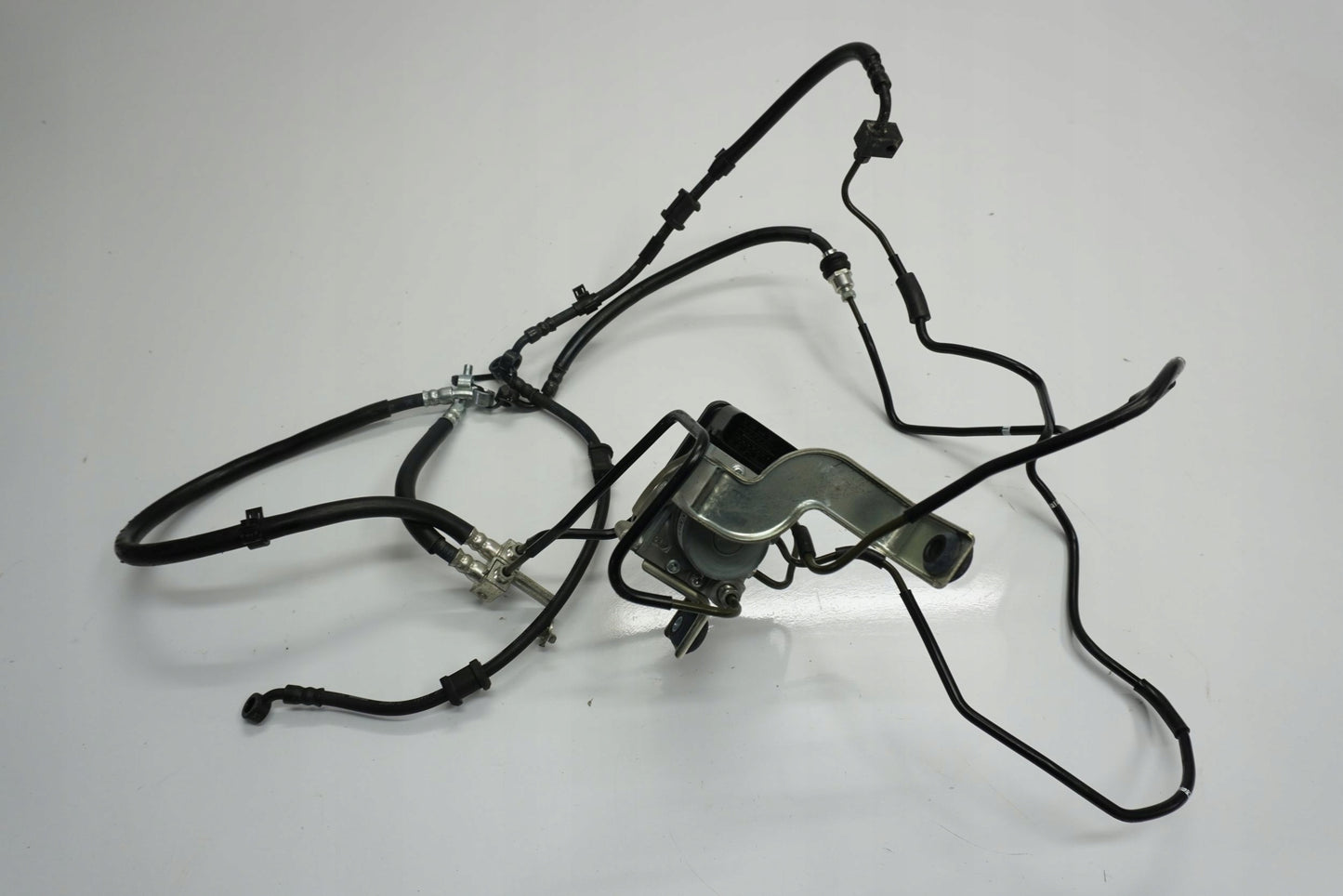 SUZUKI GSX-S 750 17-23 ABS Pumpe Druckmodulator 3